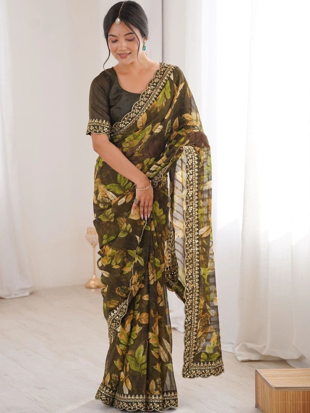 Mitera Ethnic Motifs Patchwork Pure Georgette Saree thumbnail 3