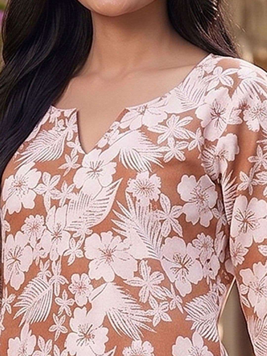 KALINI Women Floral Printed Floral Kurta thumbnail 5
