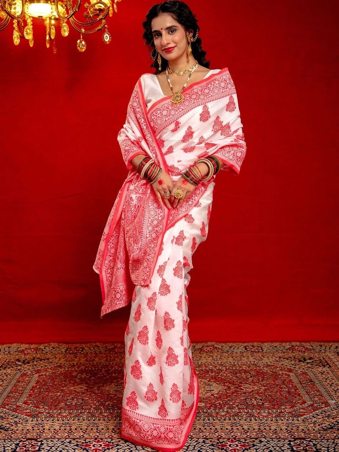 Satrani Woven Silk Baluchari Saree with Blouse Piece thumbnail 3
