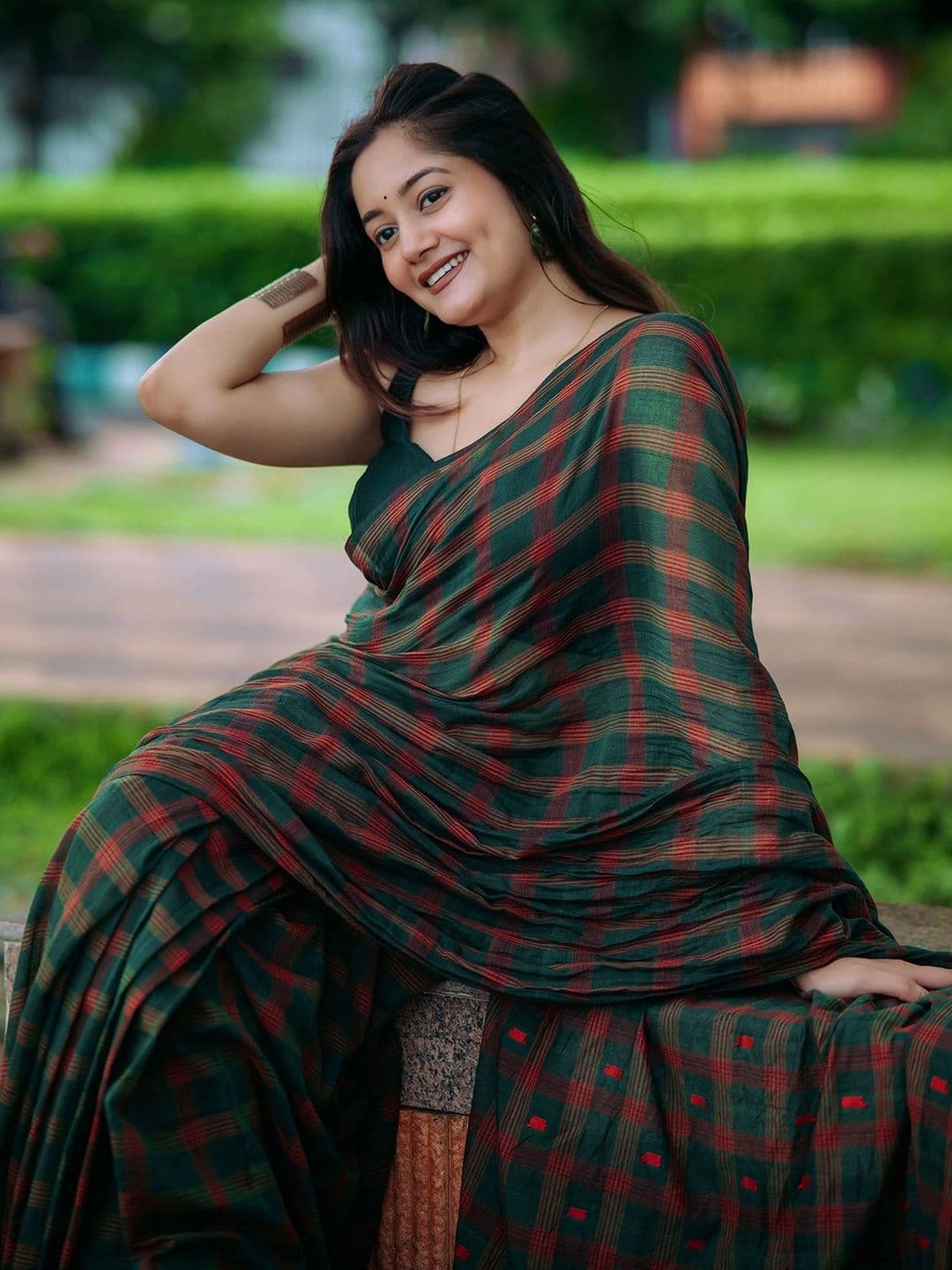 KALINI Checked Pure Cotton Saree thumbnail 5