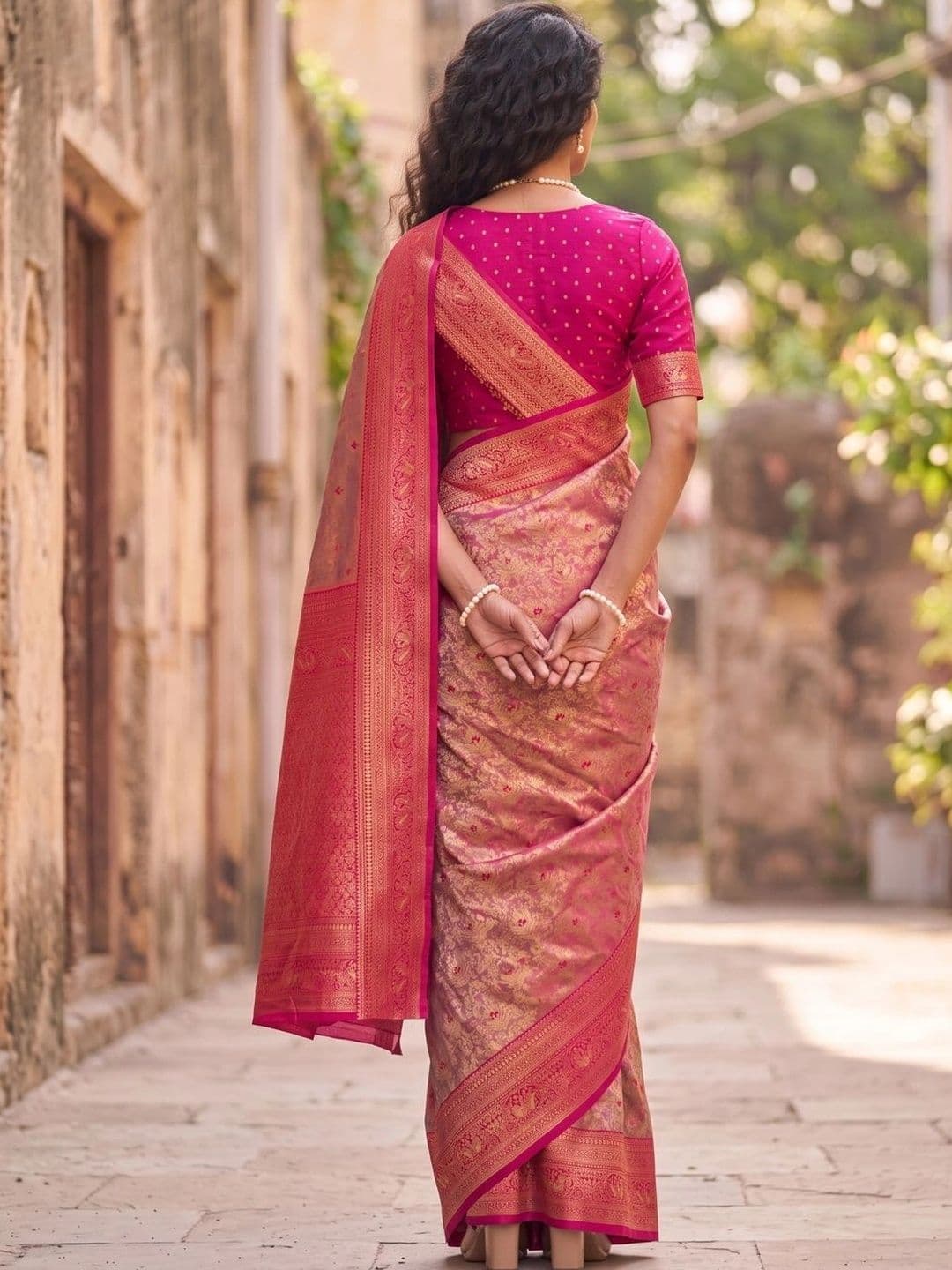 SOURAGYA Woven Design Zari Silk Blend Banarasi Saree thumbnail 3