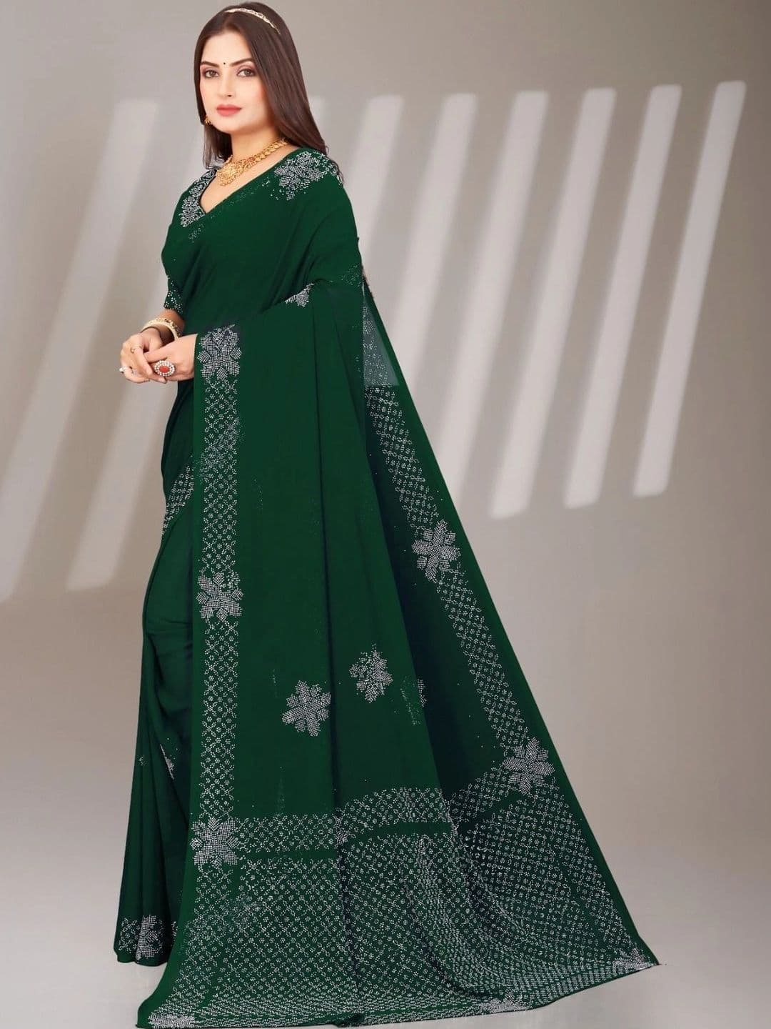 PRANU TRENDS Embroidered Poly Chiffon Saree thumbnail 2