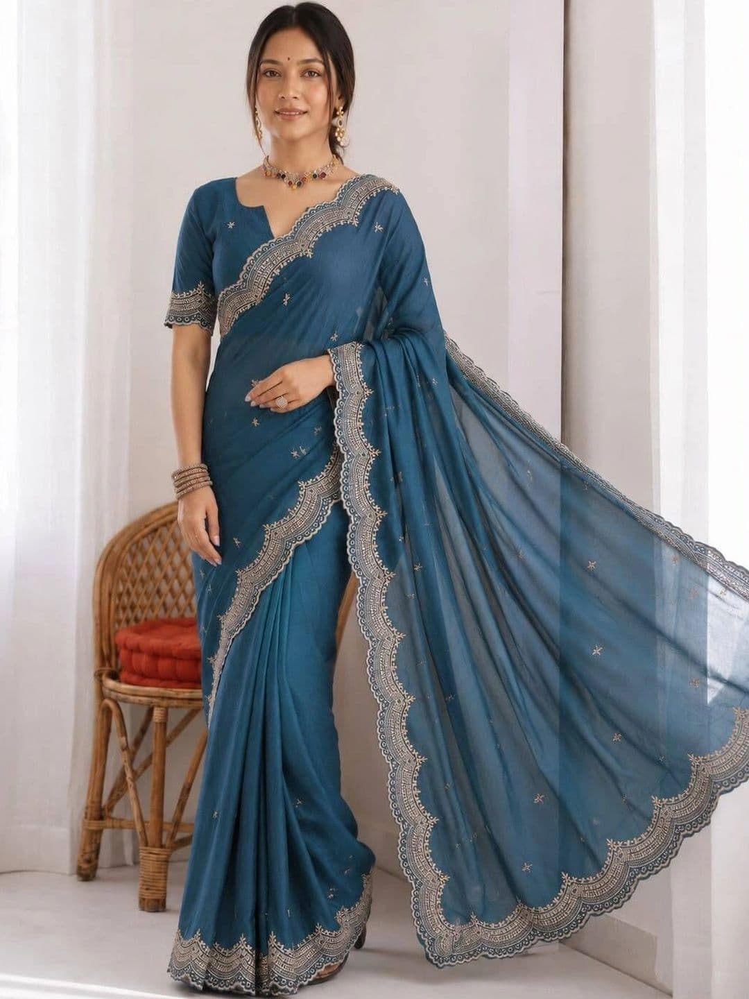 Vastra Drape Ethnic Motifs Embroidered Poly Georgette Saree thumbnail 4