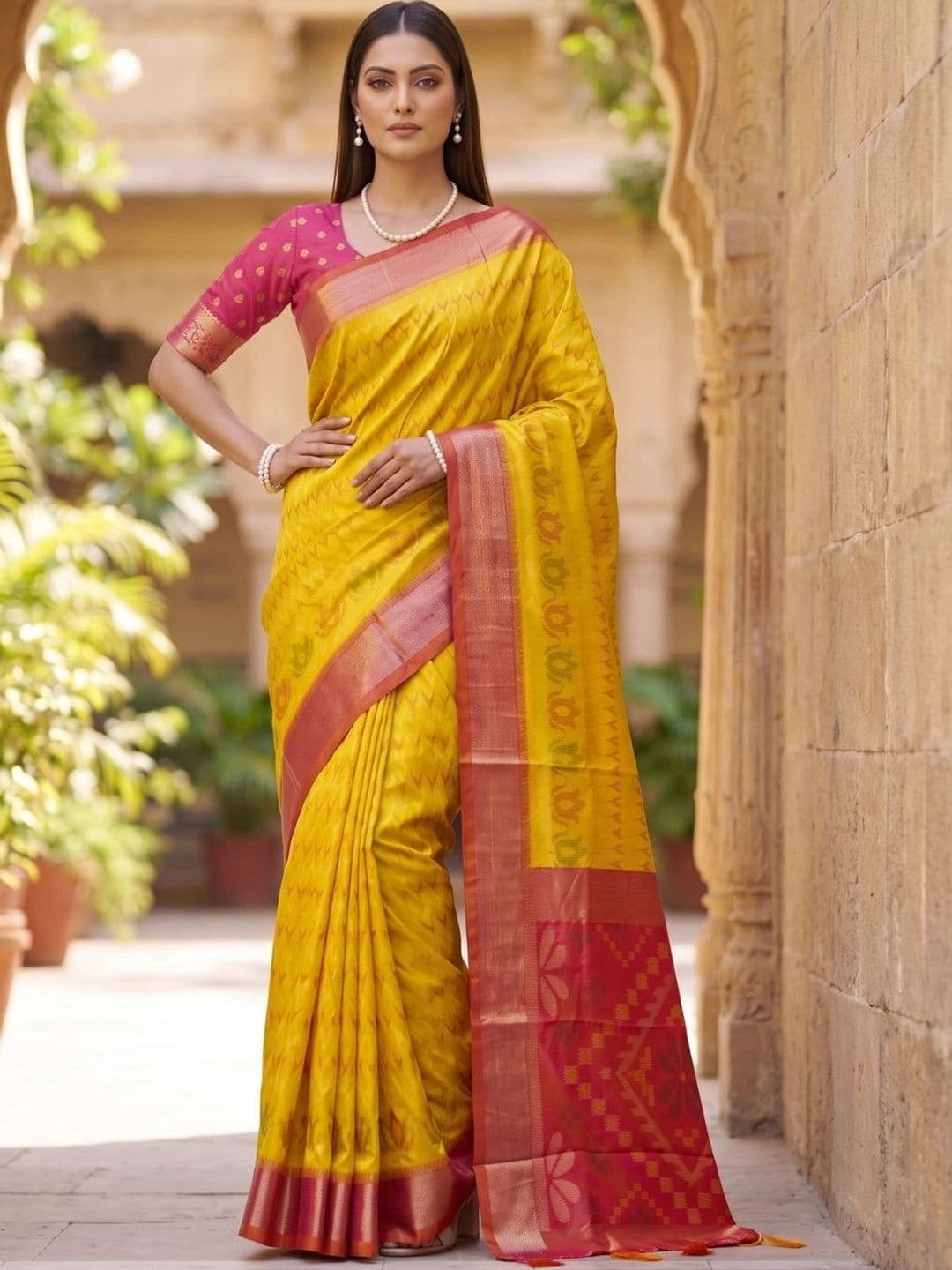 SOURAGYA Zari Silk Blend Banarasi Saree - view 1