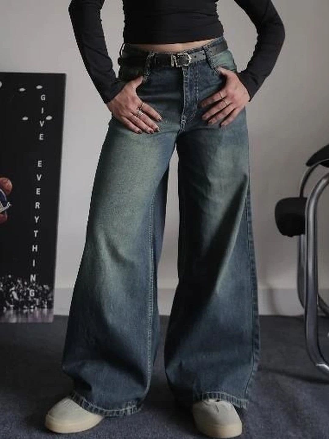 ESLITA Women High-Rise Light Fade Jeans thumbnail 5