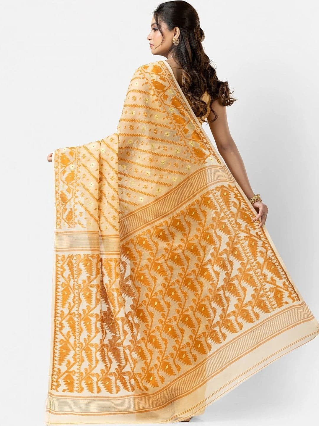 Kosh Ethnics Floral Embroidered Pure Cotton Jamdani Saree thumbnail 6