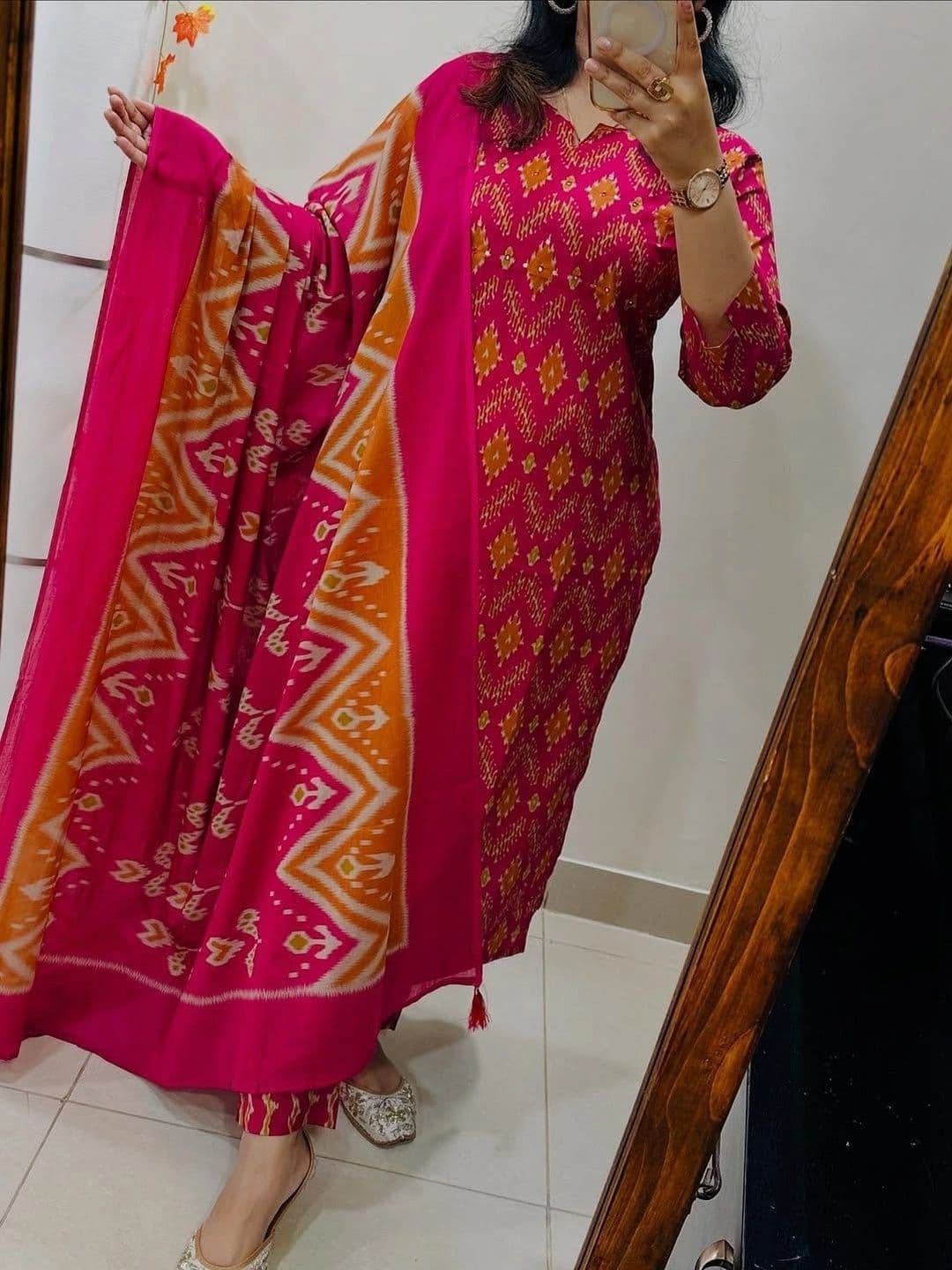 SRF KURTI HUB Women Ethnic Motifs Printed Regular Kurta with Trousers & With Dupatta thumbnail 3