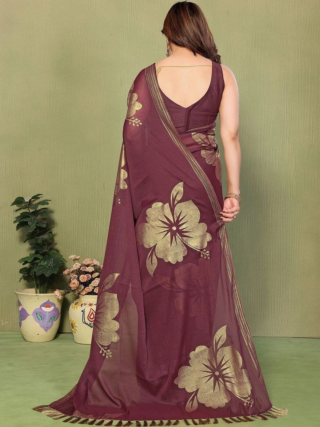 Urban Pallu Floral Pure Georgette Designer Saree thumbnail 3