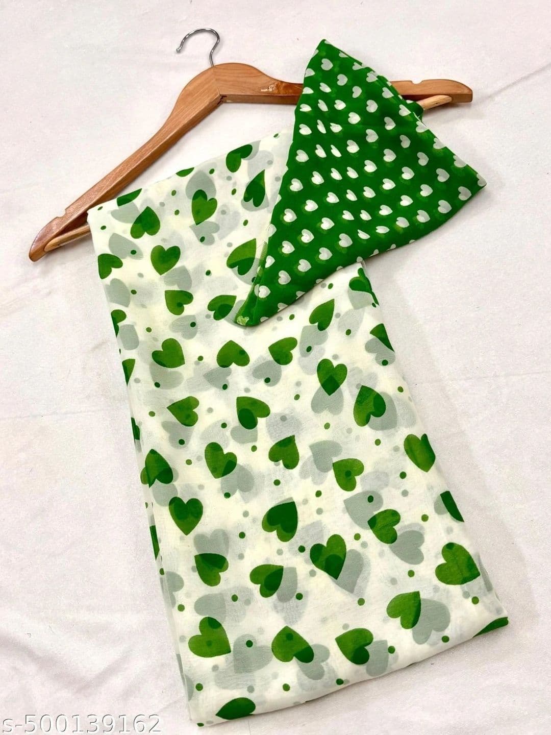 Textile Mantra Poly Georgette Saree thumbnail 2