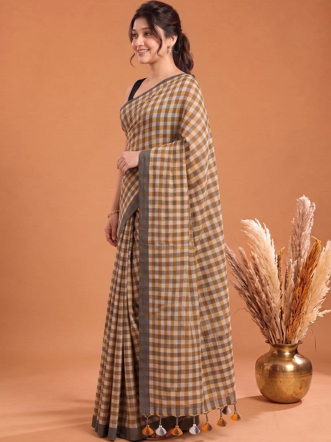 Mitera Checked Pure Cotton Saree thumbnail 2