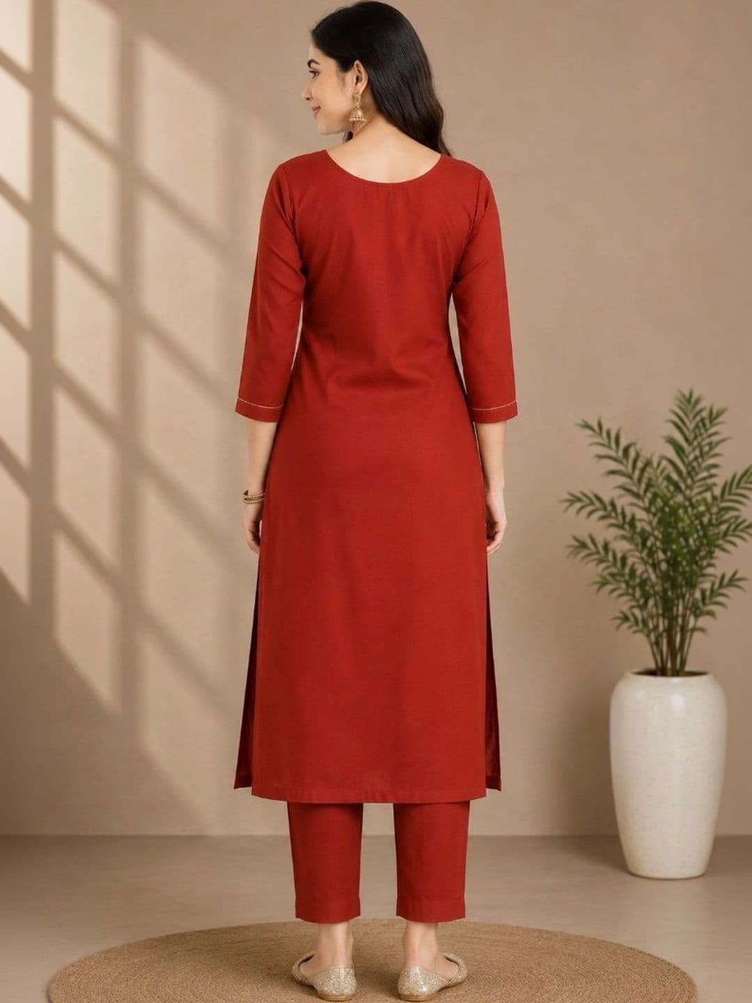 SAVYO Women Ethnic Motifs Embroidered Regular Thread Work Kurta with Trousers thumbnail 7