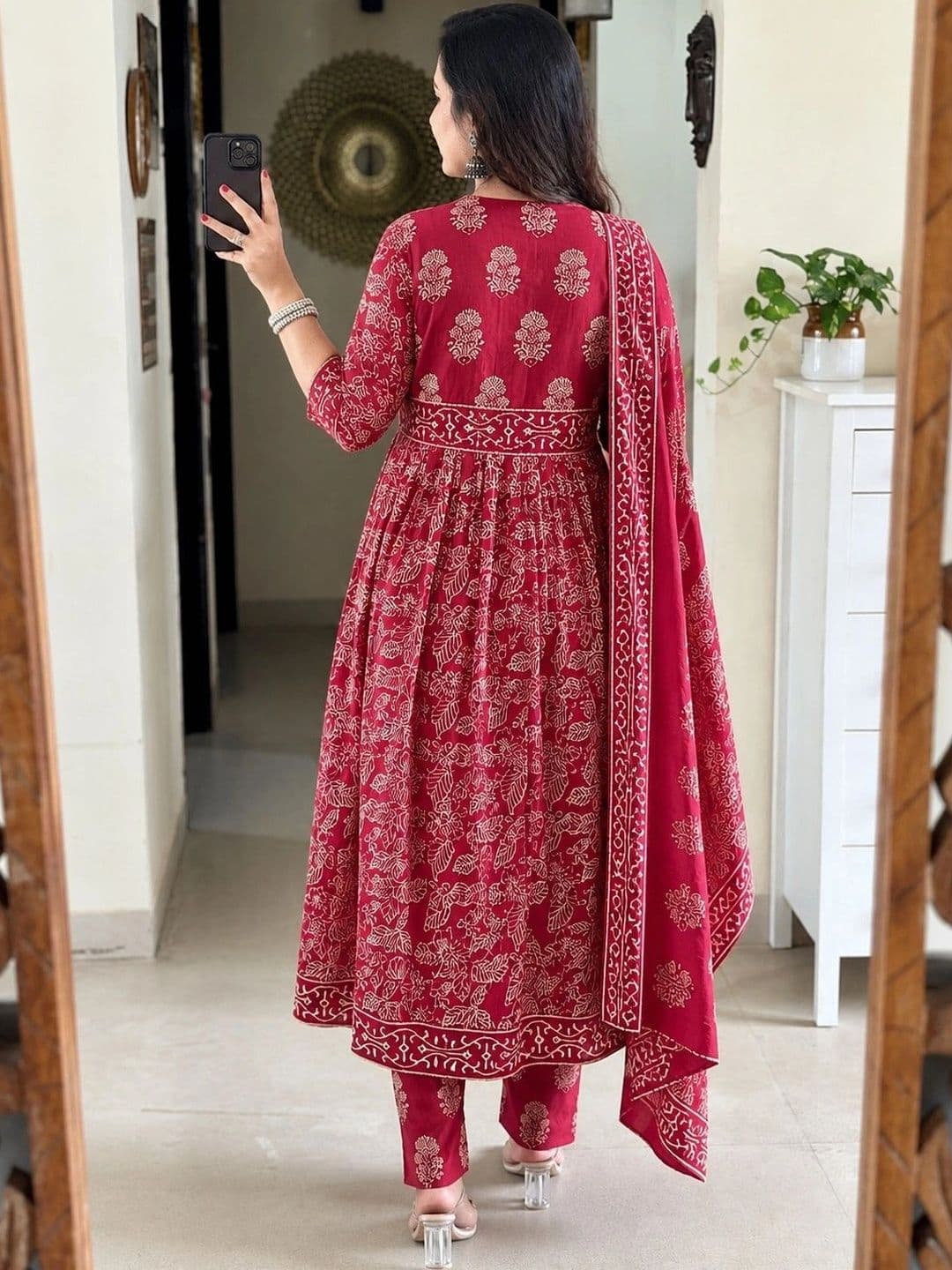SRF KURTI HUB Women Ethnic Motifs Printed Empire Kurta with Trousers & With Dupatta thumbnail 3