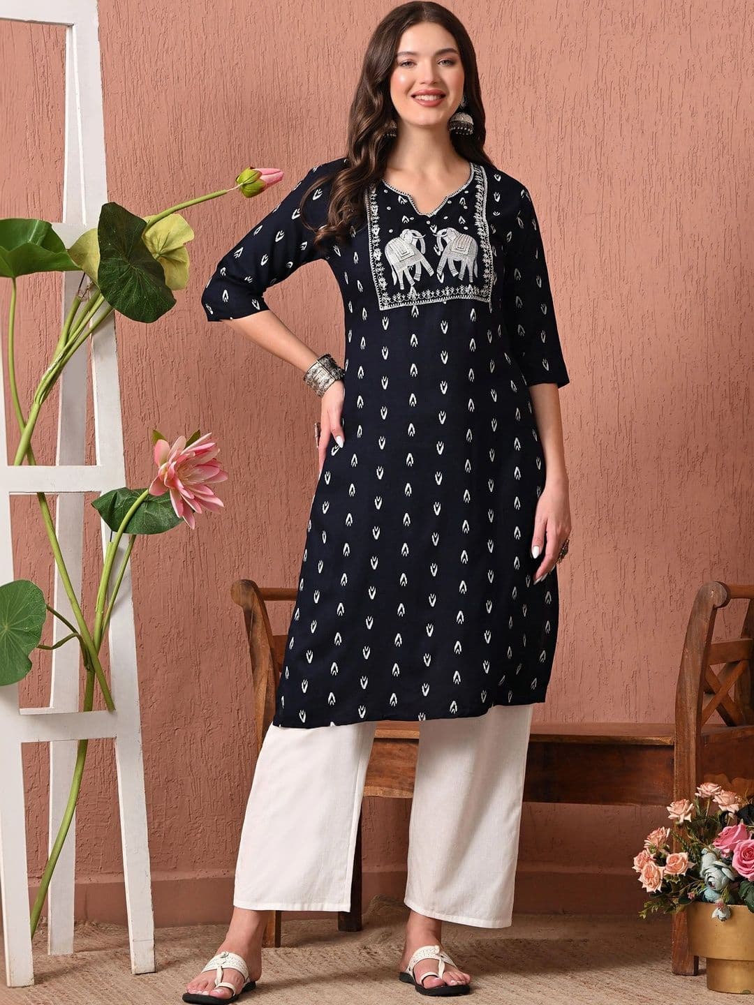 HERE&NOW Women Ethnic Motifs Embroidered Thread Work Kurta - view 1