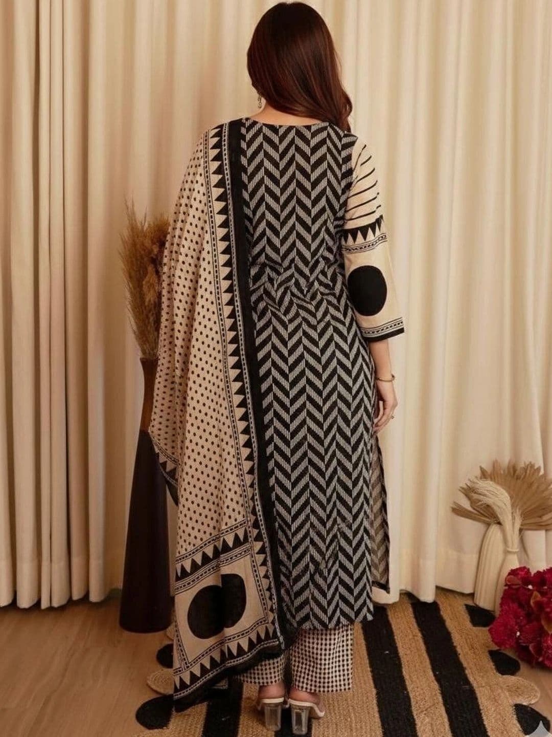 VASTRAPEDIA Women Ethnic Motifs Printed Regular Pure Cotton Kurta with Trousers & With Dupatta thumbnail 3