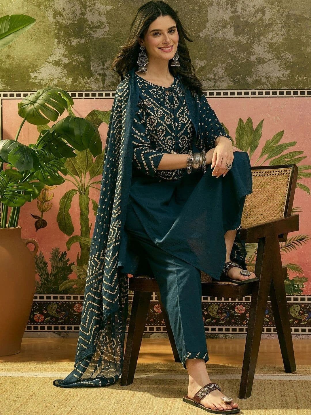 NAKSHKURTIS Women Bandhani Printed Regular Kurta with Trousers & With Dupatta thumbnail 2