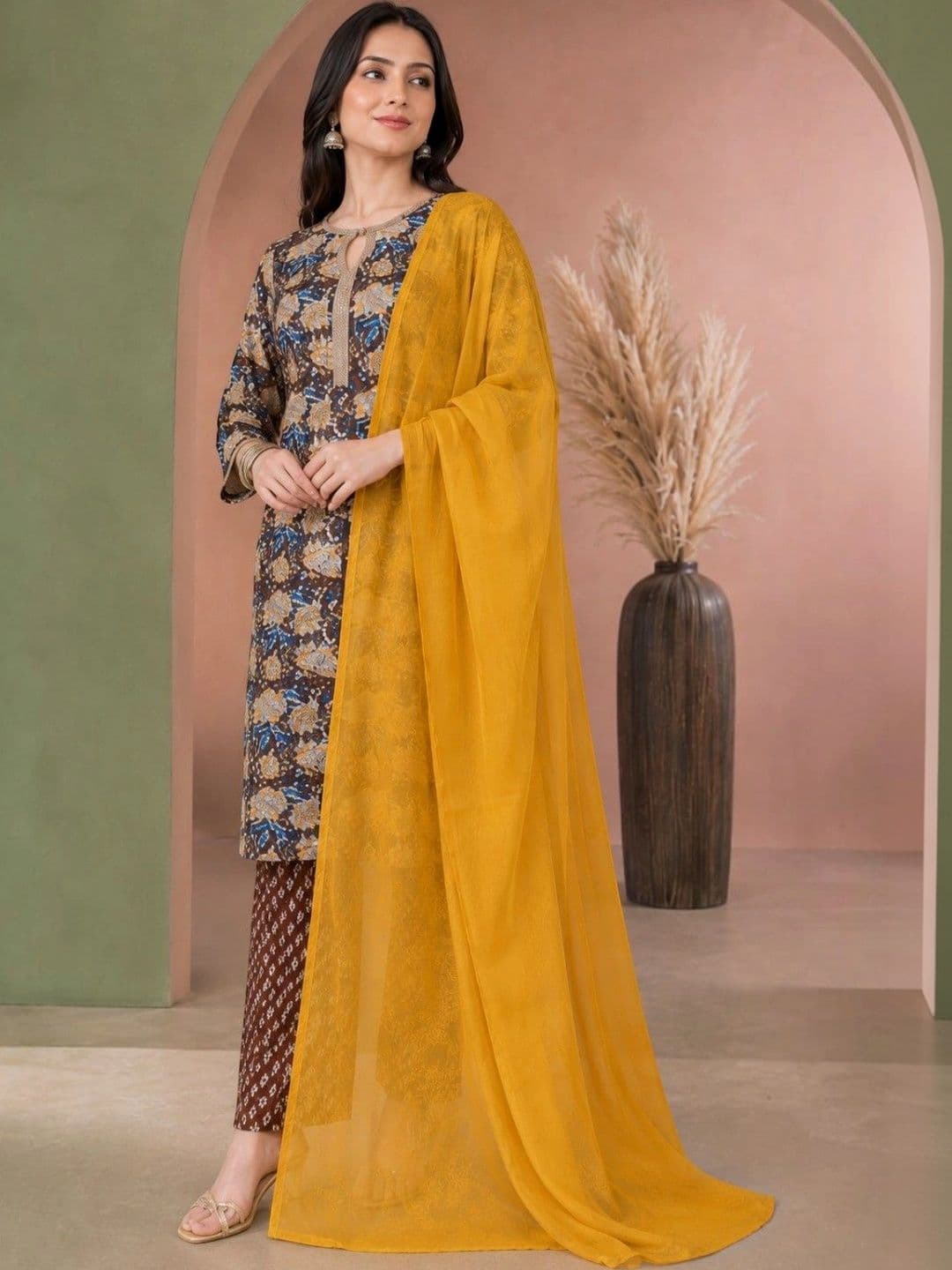 EELIKA Women Floral Printed Regular Pure Cotton Kurta with Trousers & With Dupatta thumbnail 3