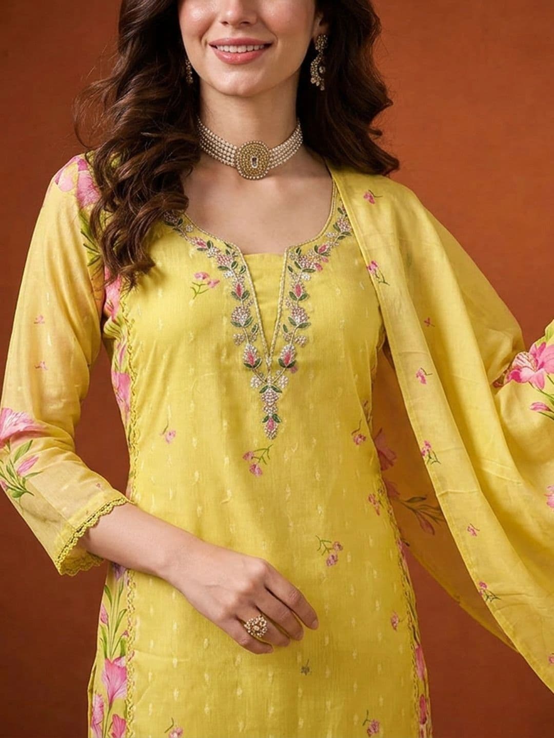 SAINOOR Women Floral Embroidered Regular Thread Work Kurta with Patiala & With Dupatta thumbnail 7