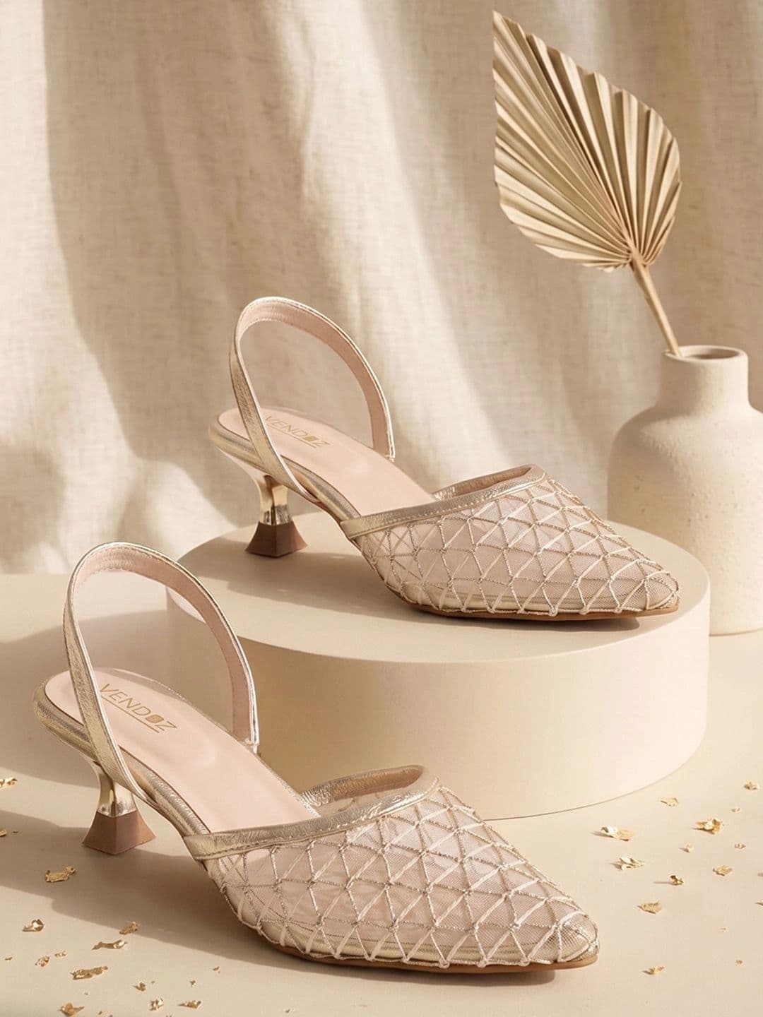 VENDOZ Slim Heeled Pumps - view 1