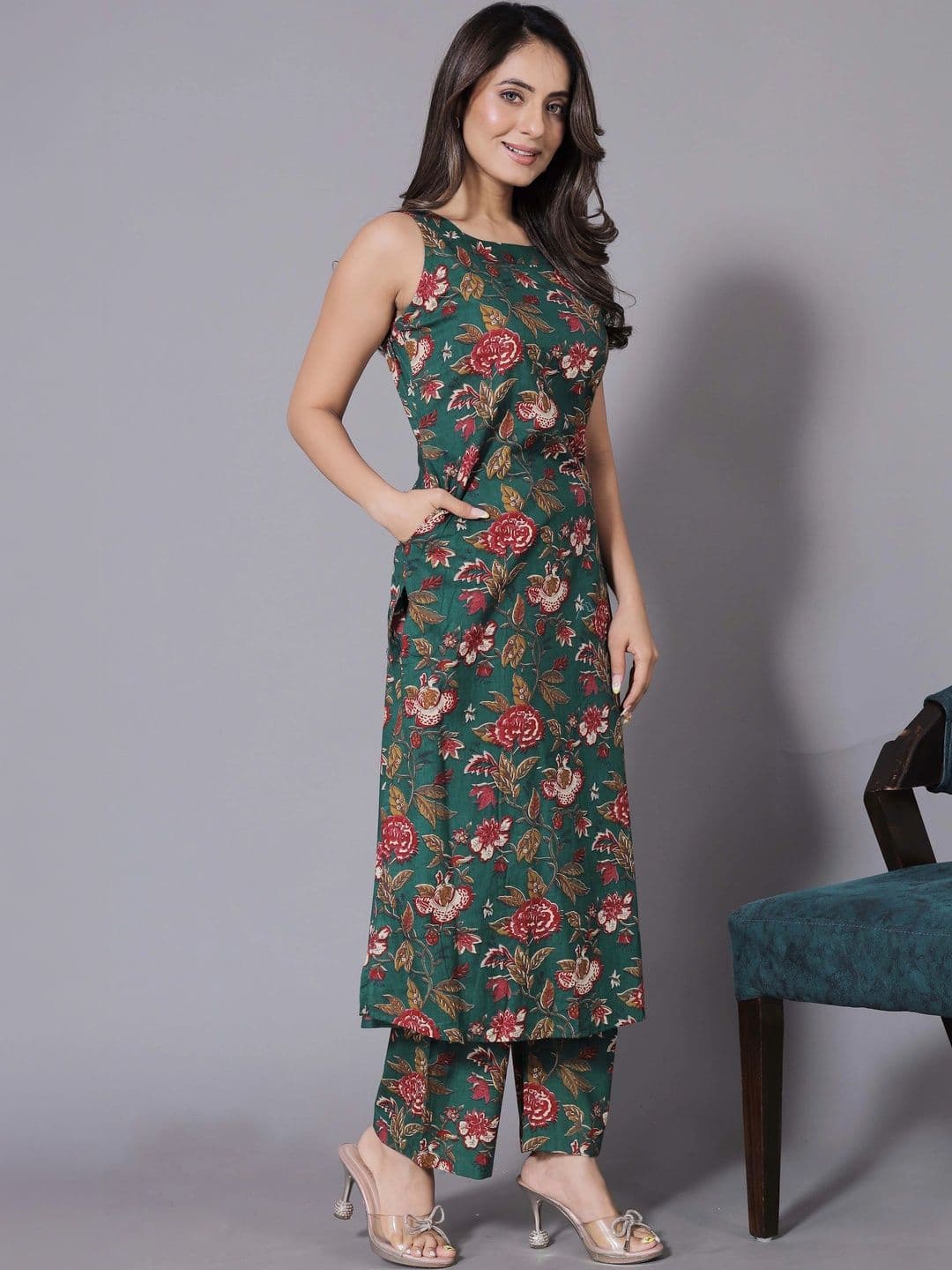 all about you Women Floral Printed Regular Kurta with Trousers thumbnail 5