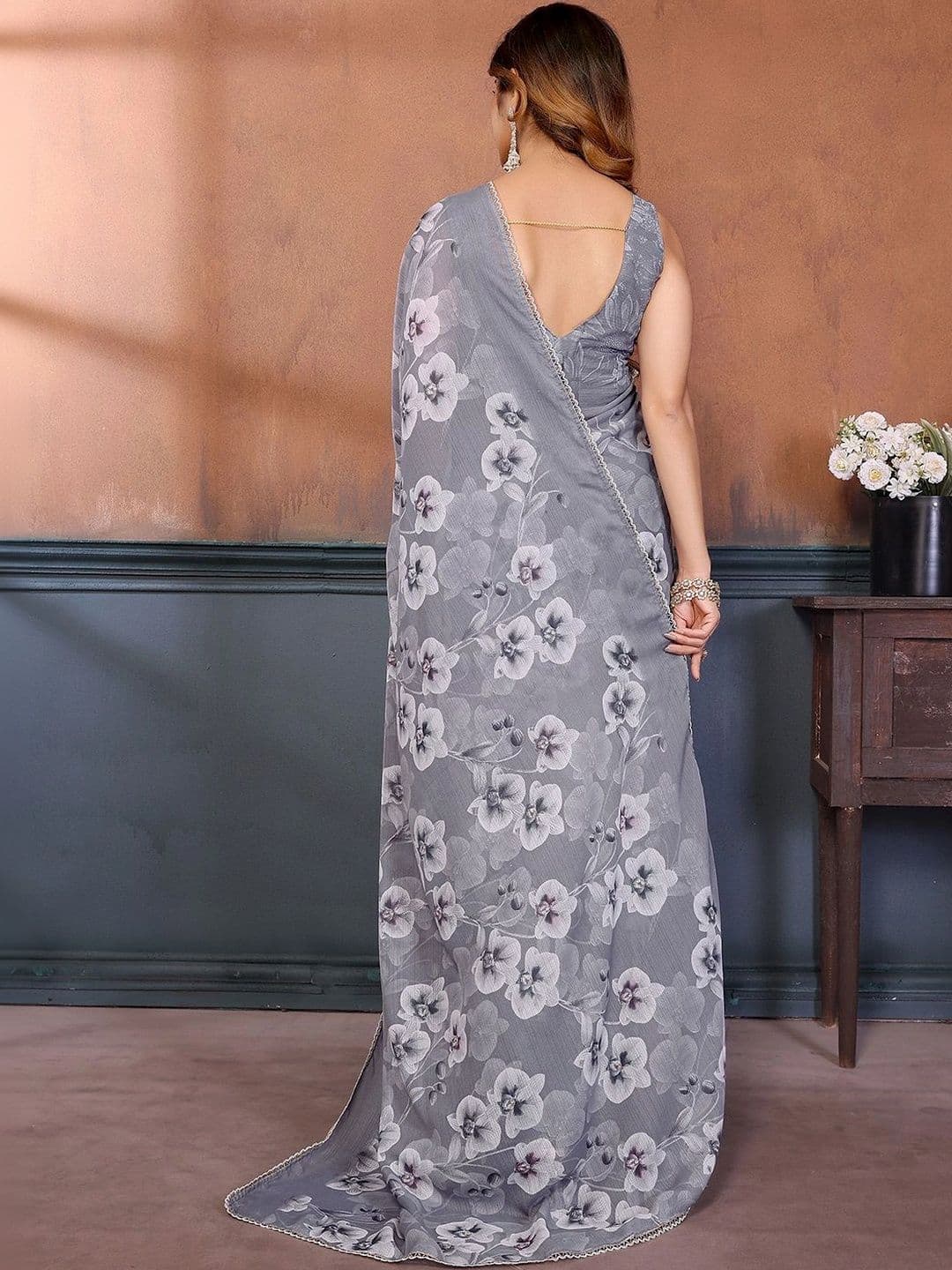 Urban Pallu Floral Pure Chiffon Designer Saree thumbnail 3