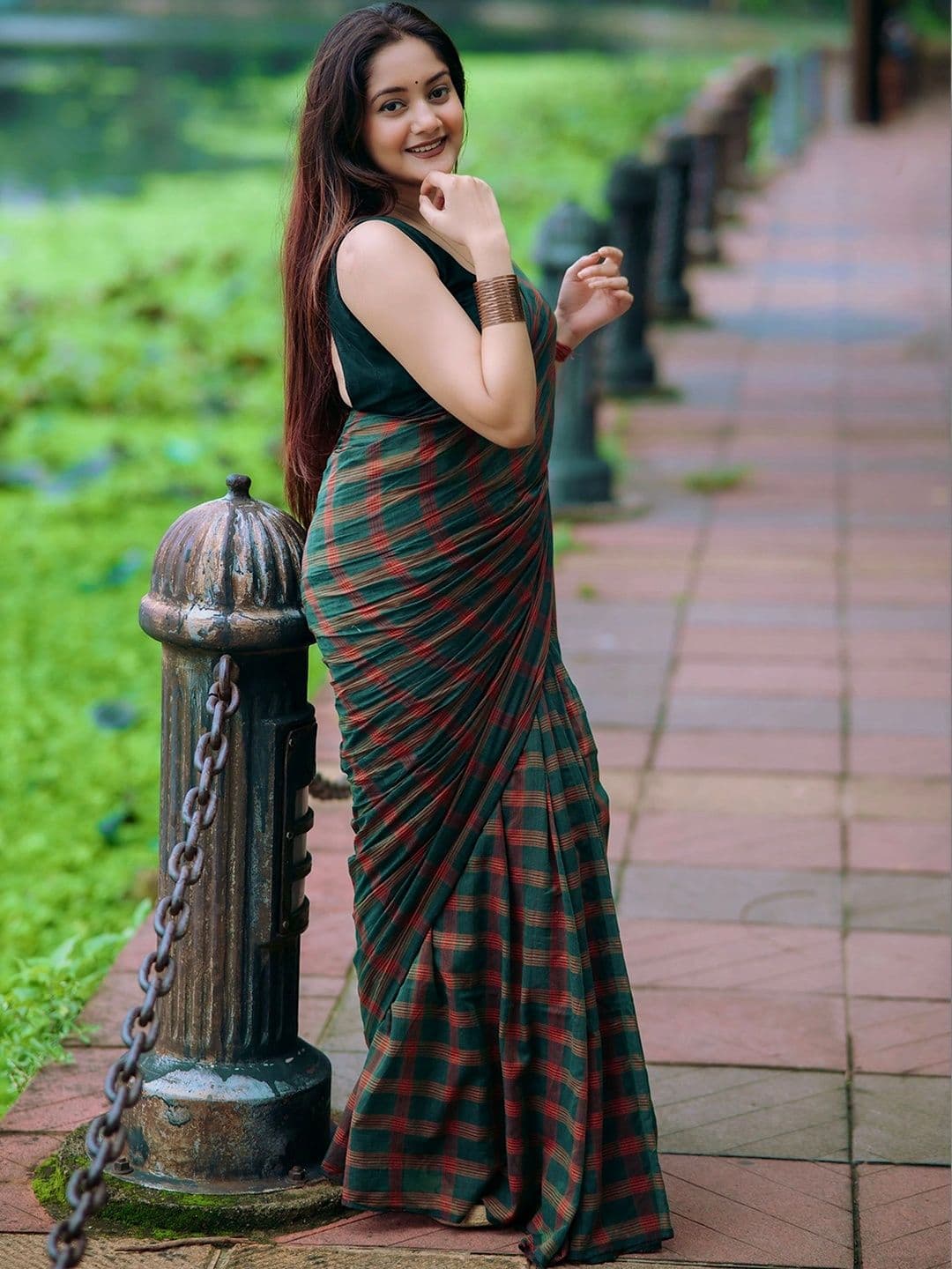 KALINI Checked Pure Cotton Saree thumbnail 3