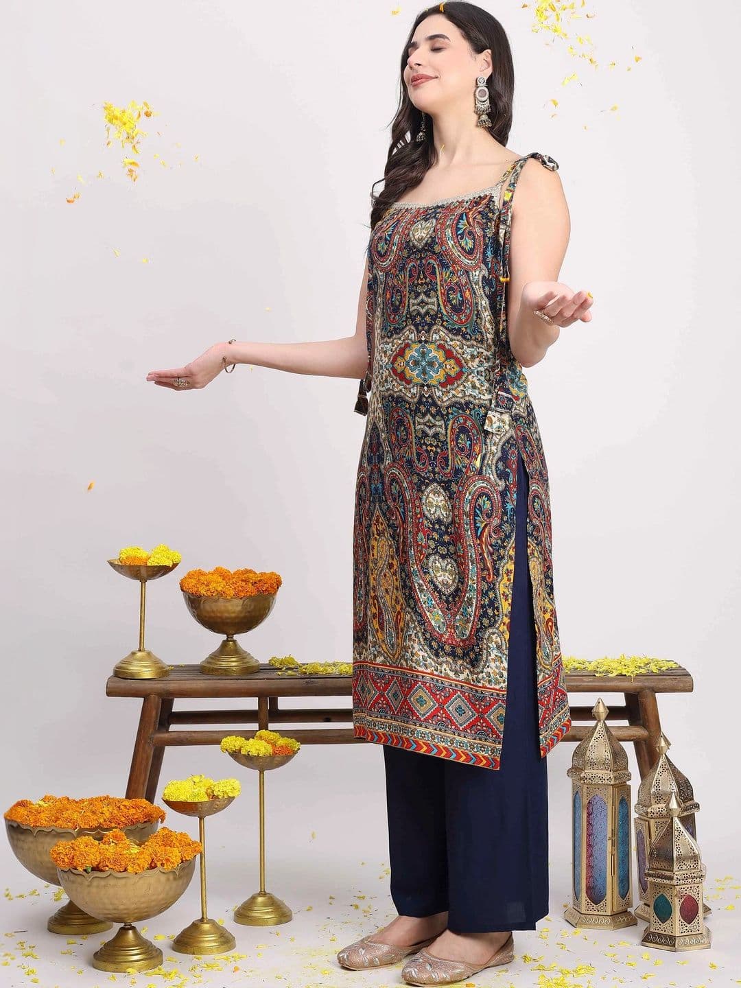 TextileNow Women Paisley Printed Regular Kurta with Trousers thumbnail 7