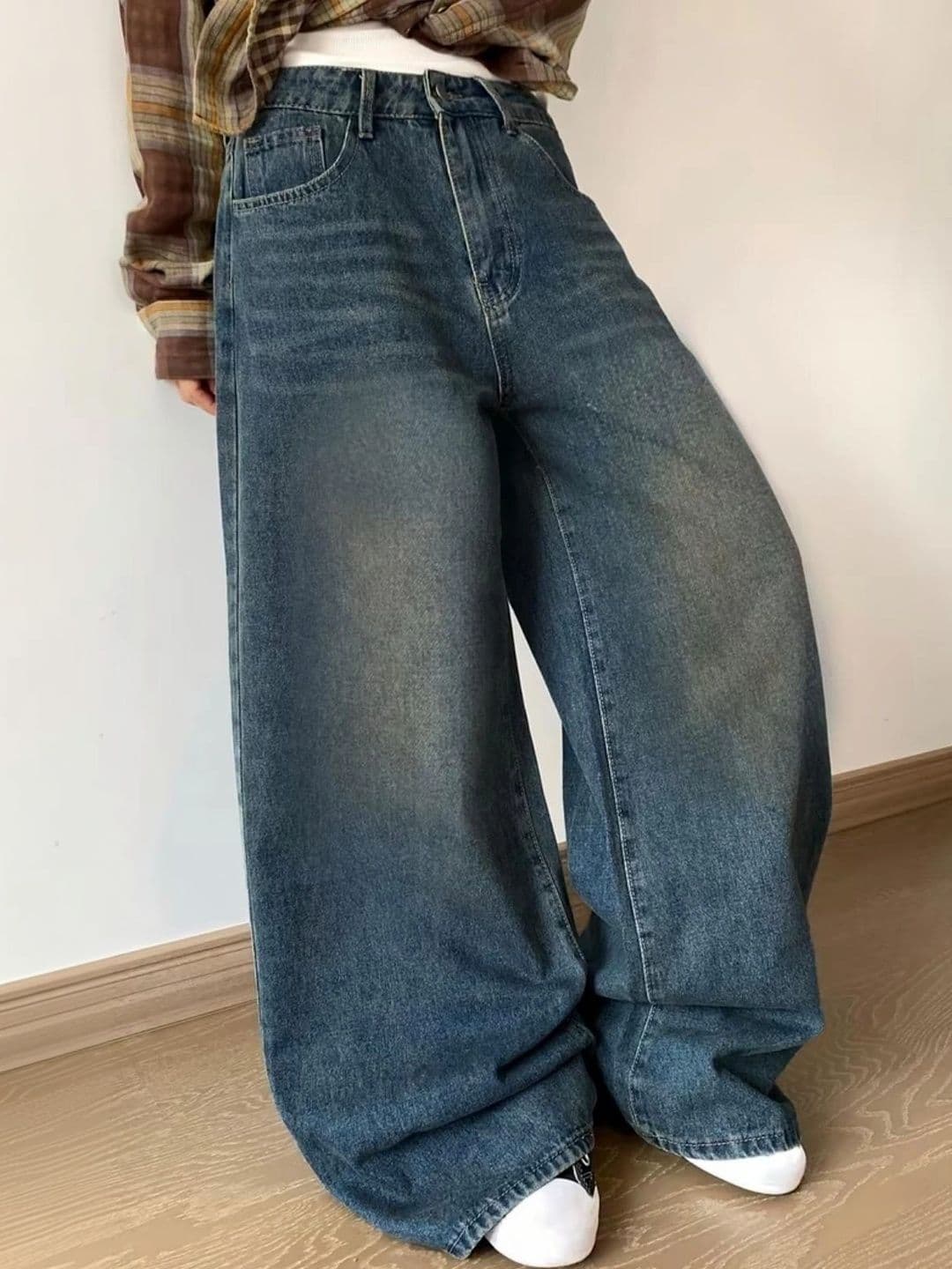 ESLITA Women High-Rise Low Distress Light Fade Jeans thumbnail 5