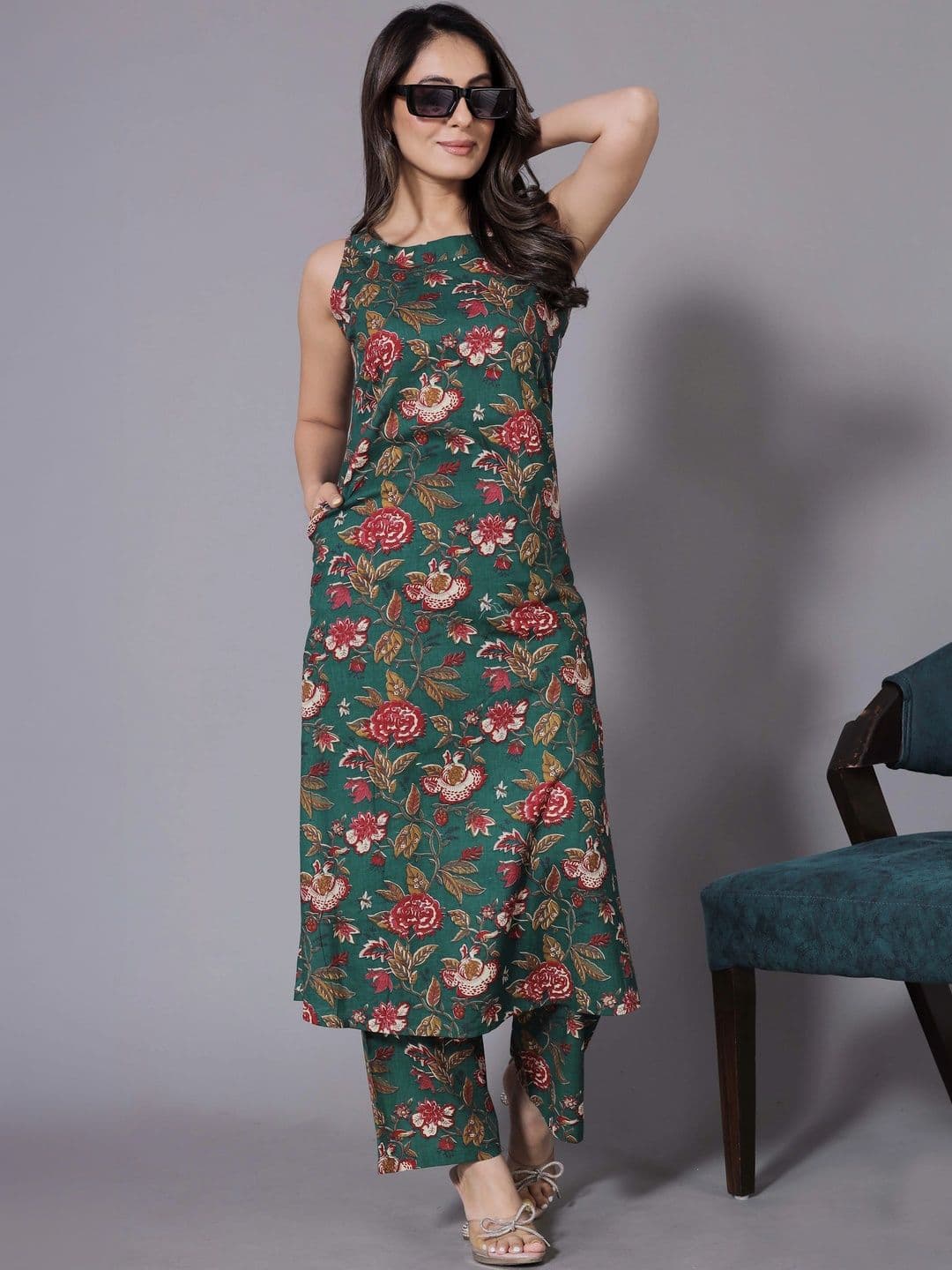 all about you Women Floral Printed Regular Kurta with Trousers thumbnail 3