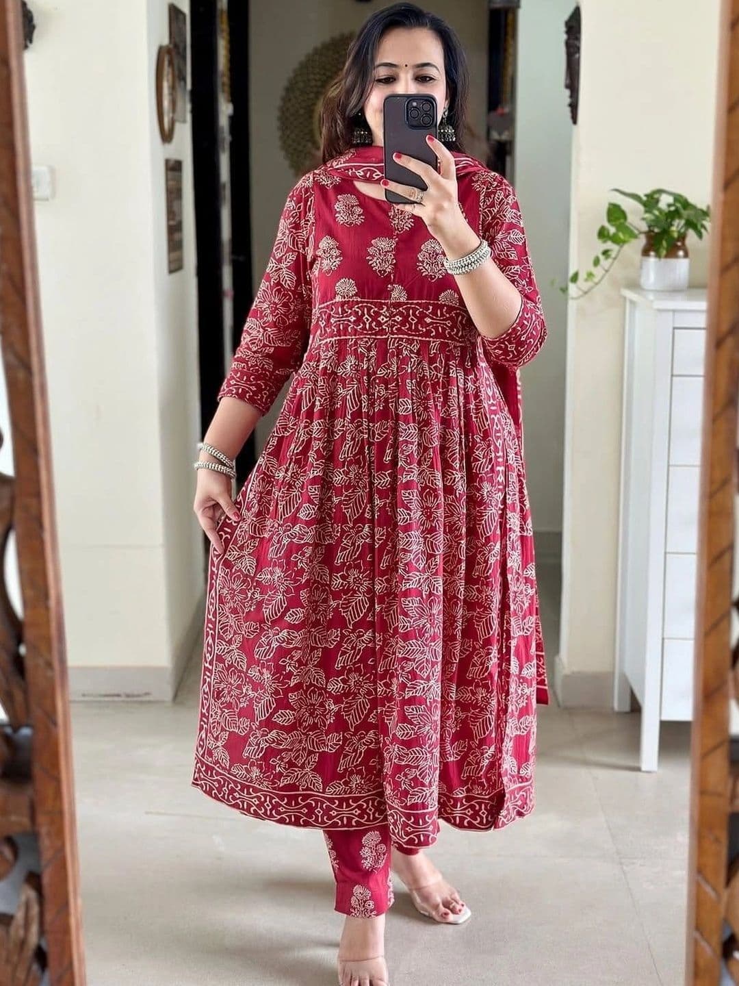 SRF KURTI HUB Women Ethnic Motifs Printed Empire Kurta with Trousers & With Dupatta - view 1