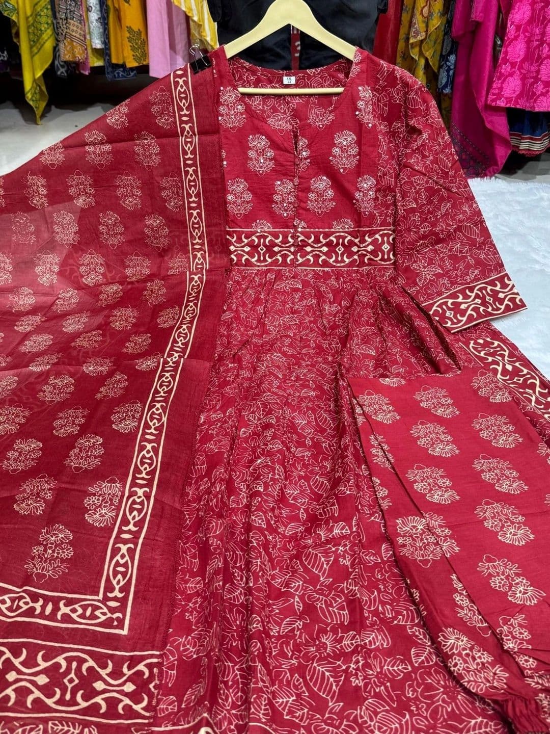 SRF KURTI HUB Women Ethnic Motifs Printed Empire Kurta with Trousers & With Dupatta thumbnail 6