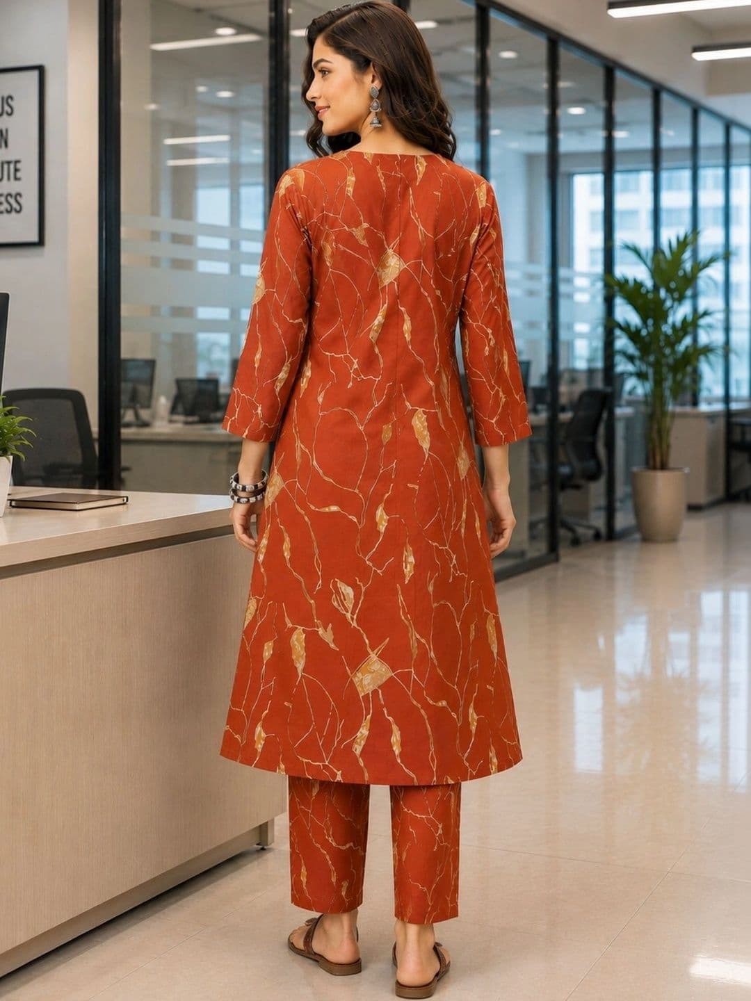 Sangria Women Printed Regular Pure Cotton Kurta with Palazzos thumbnail 2