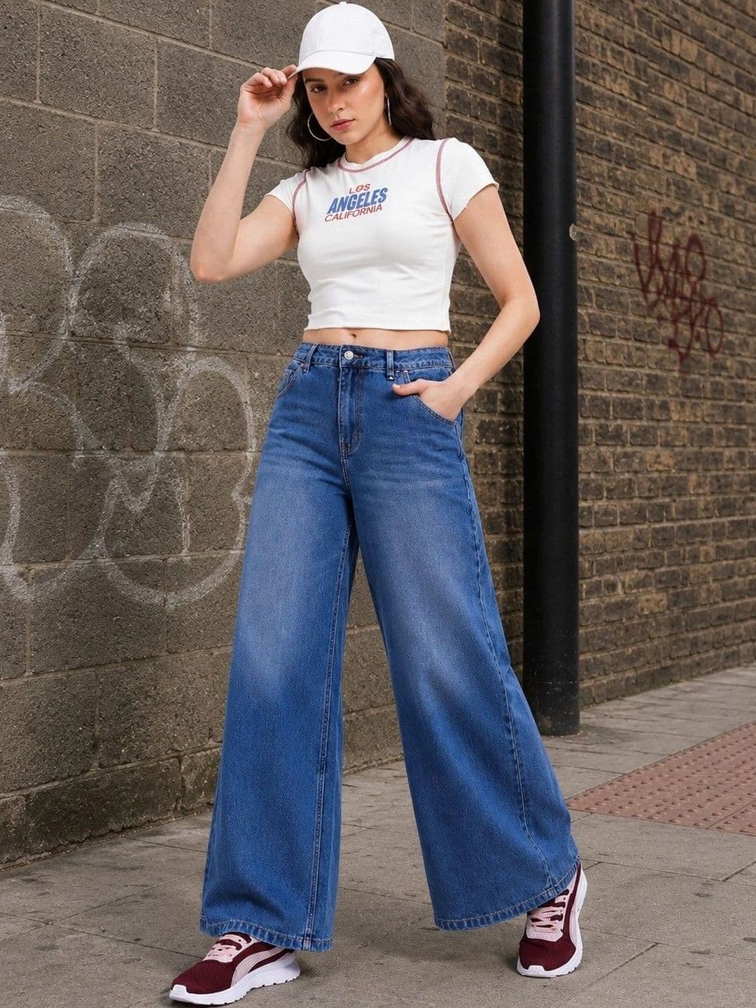 DressBerry Women Comfort Wide Leg High-Rise Light Fade Stretchable Jeans thumbnail 5