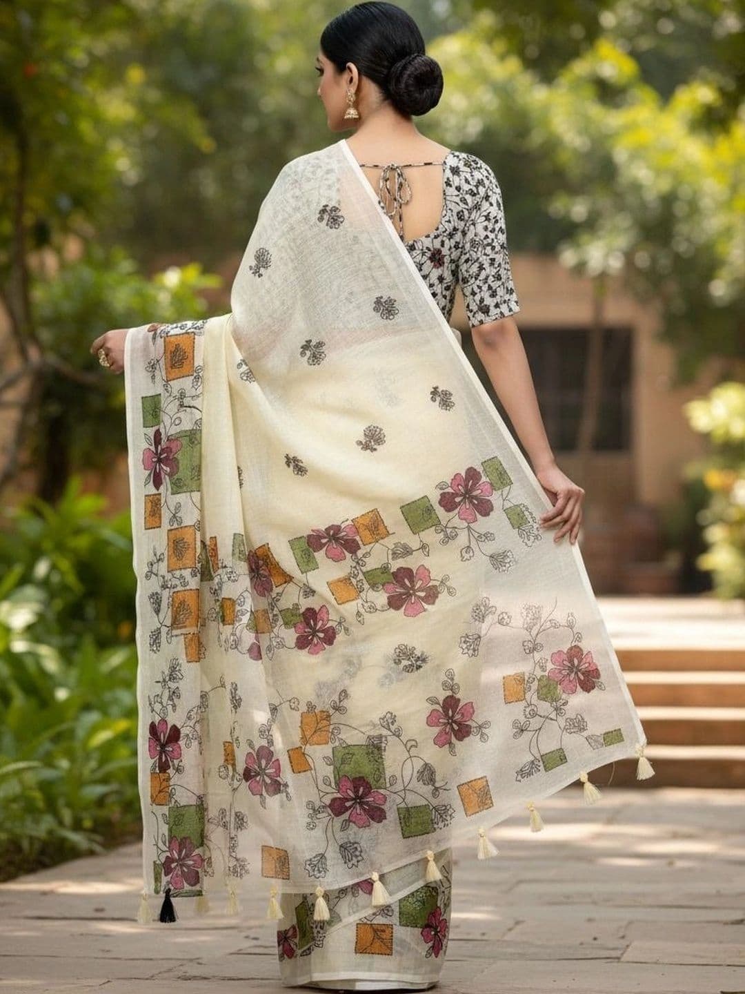 Fashion Mantra Floral Linen Blend Saree thumbnail 2