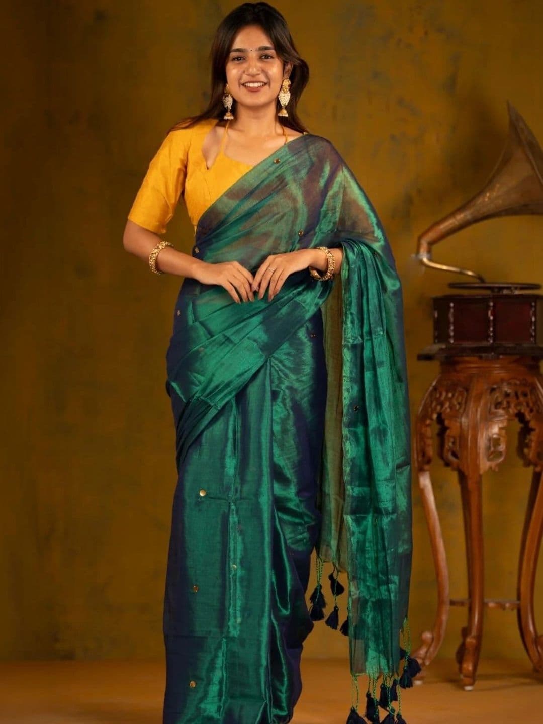 all about you women Fancy Cotton handloom Saree With Blouse Piece thumbnail 3
