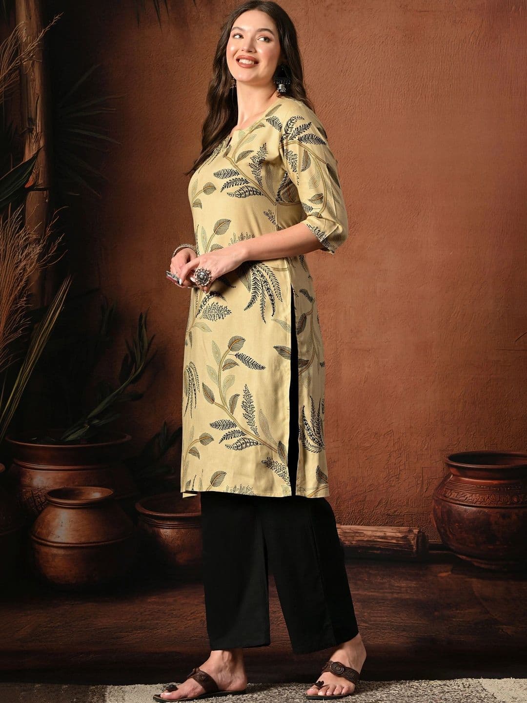 HERE&NOW Women Floral Printed Kurta thumbnail 2