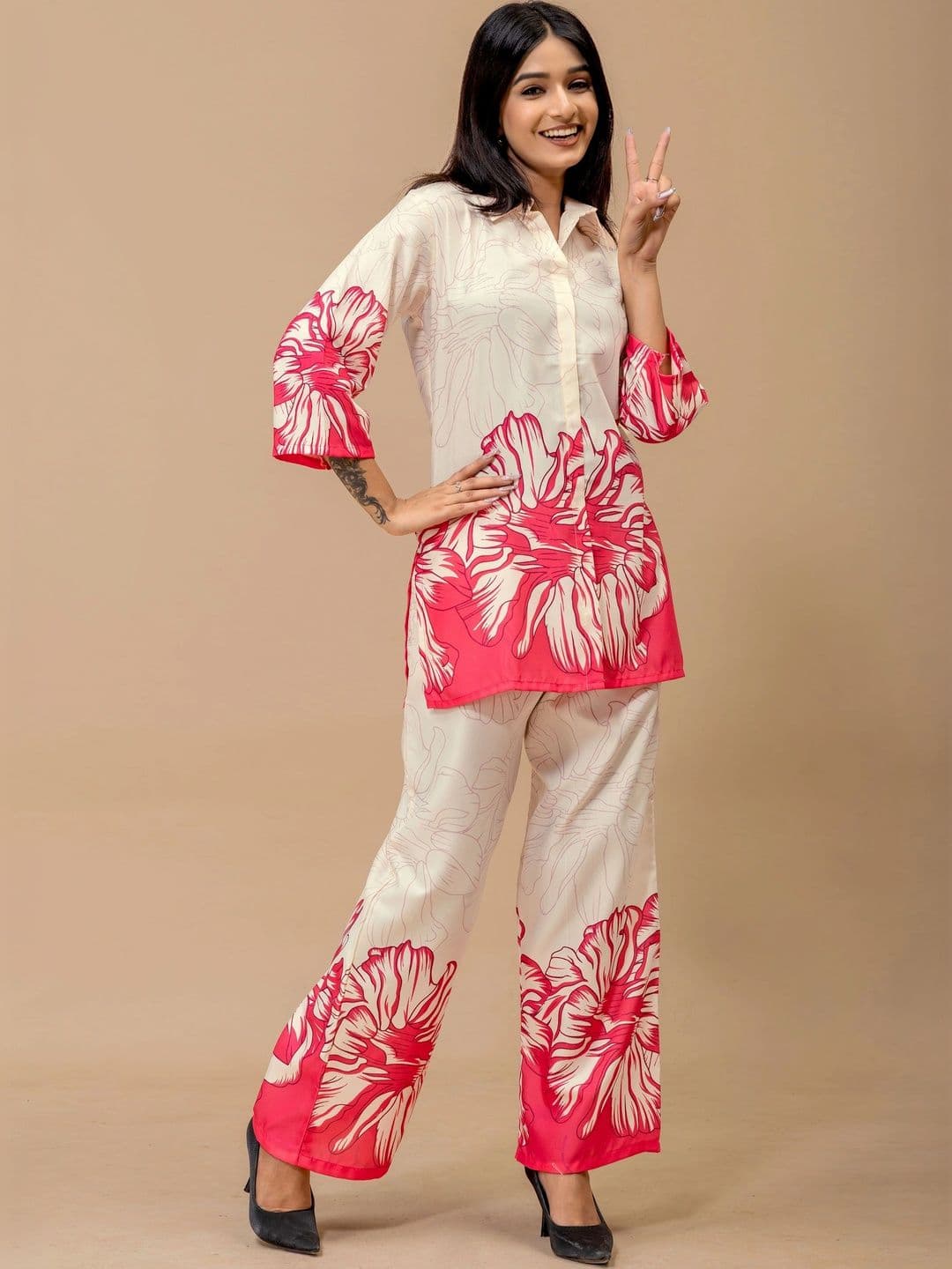 SAINOOR Women Floral Printed Regular Pure Cotton Kurta with Palazzos thumbnail 4