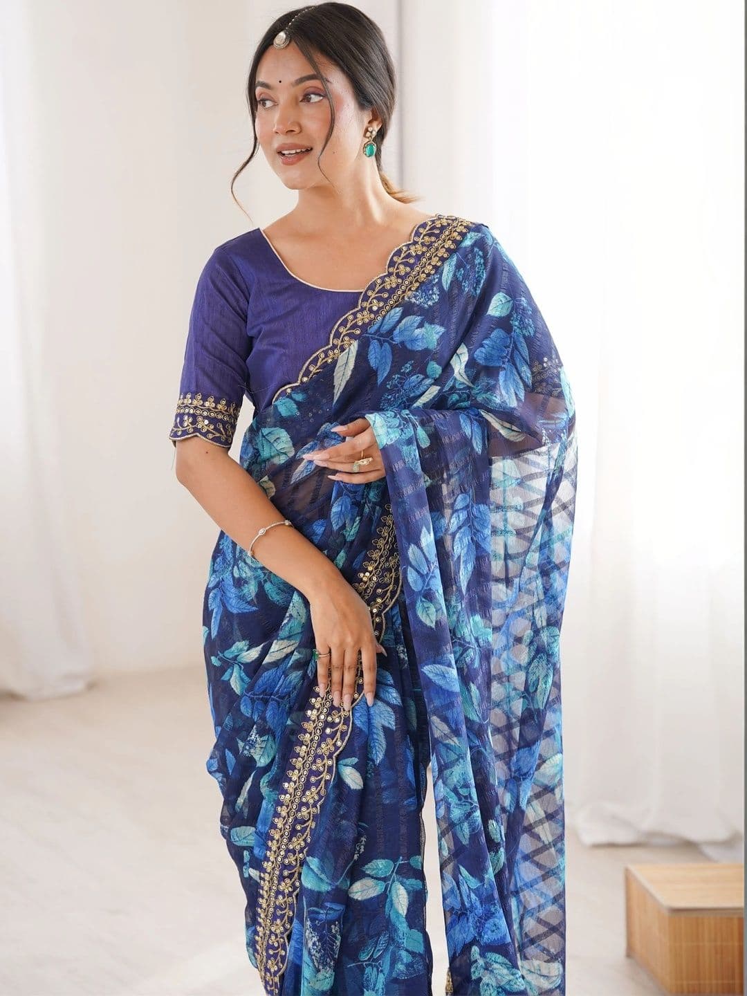 Mitera Floral Embroidered Pure Georgette Saree thumbnail 4