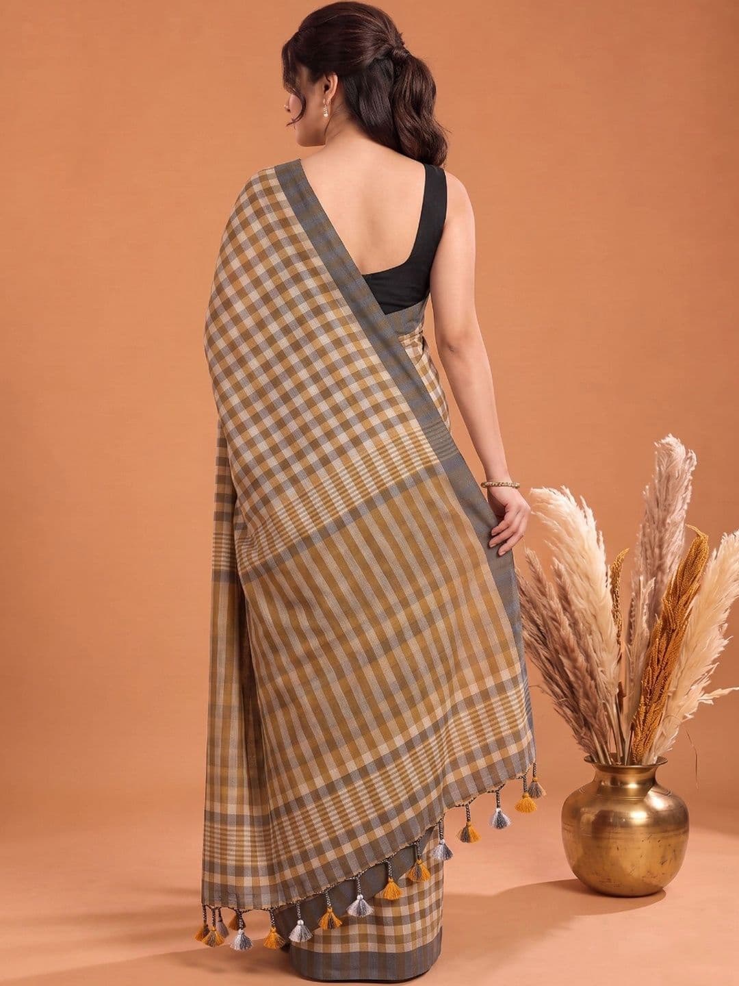 Mitera Checked Pure Cotton Saree thumbnail 5