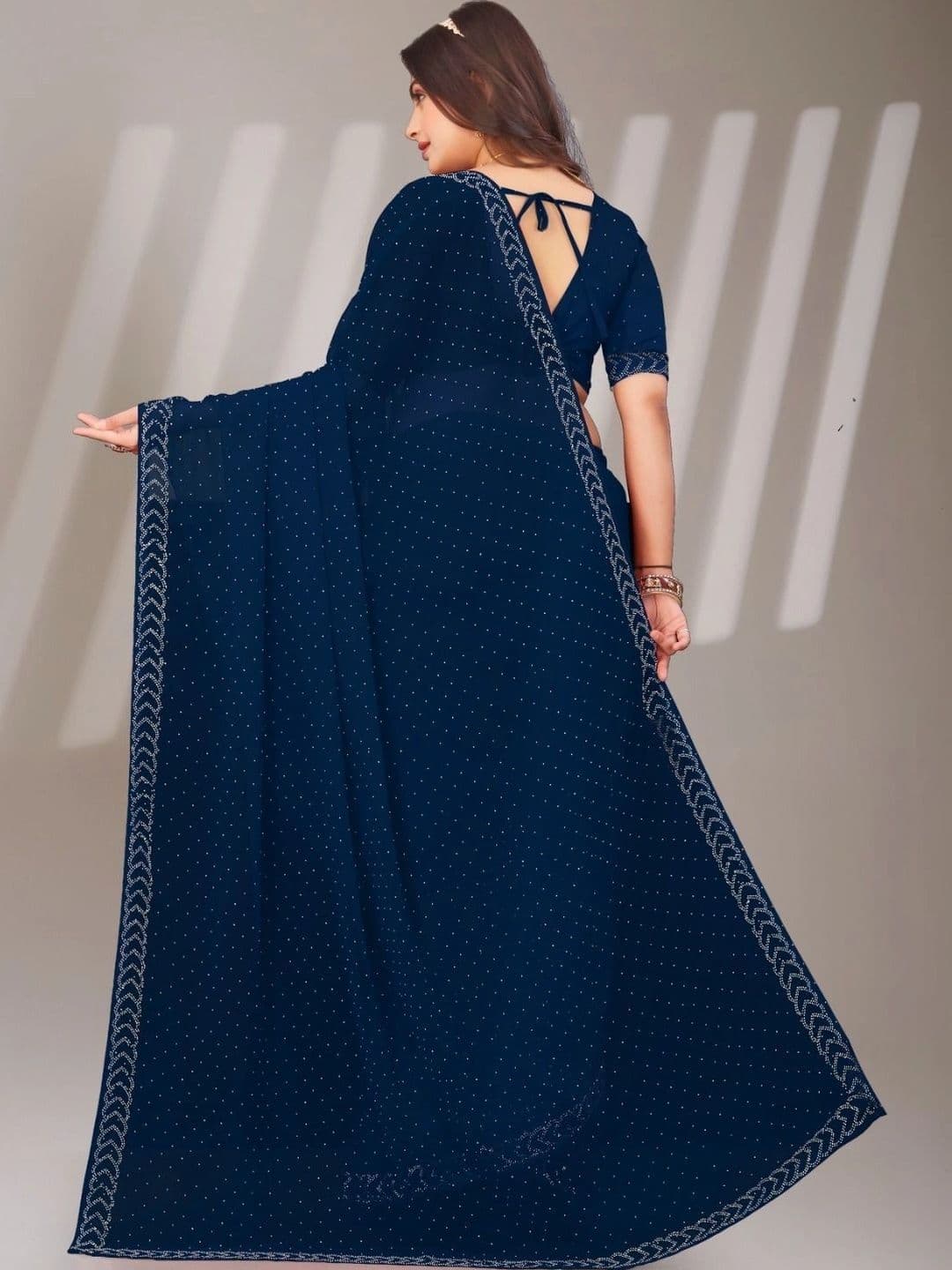 Textile Mantra Embroidered Poly Chiffon Saree thumbnail 4