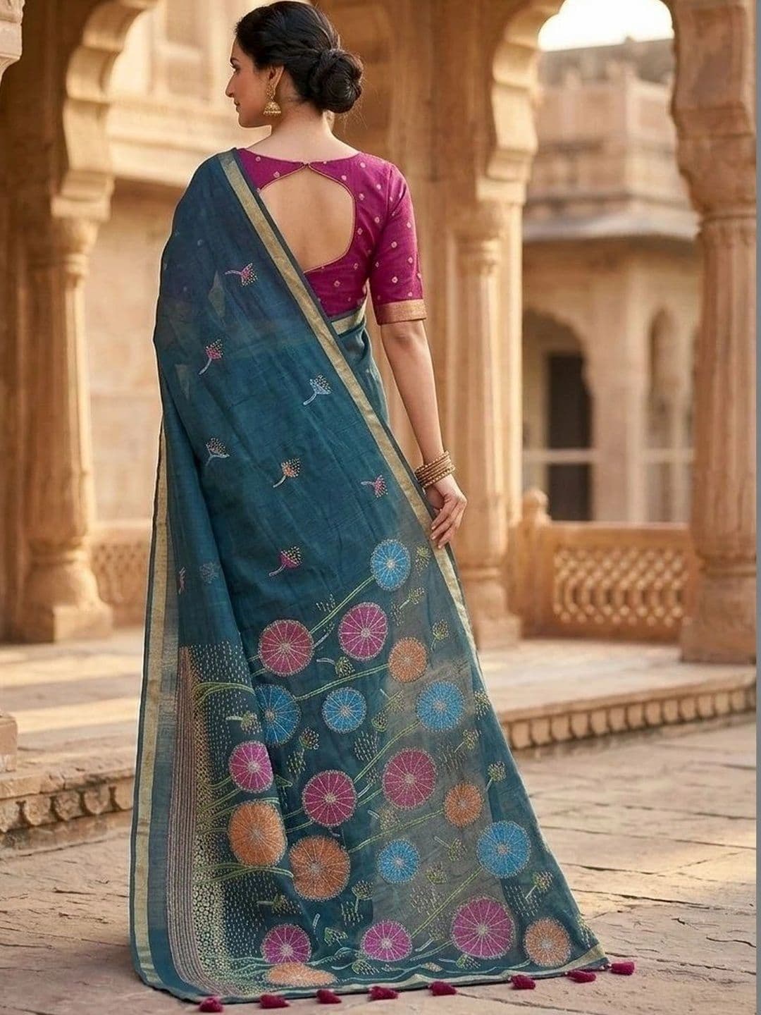 Textile Mantra Floral Linen Blend Saree thumbnail 2