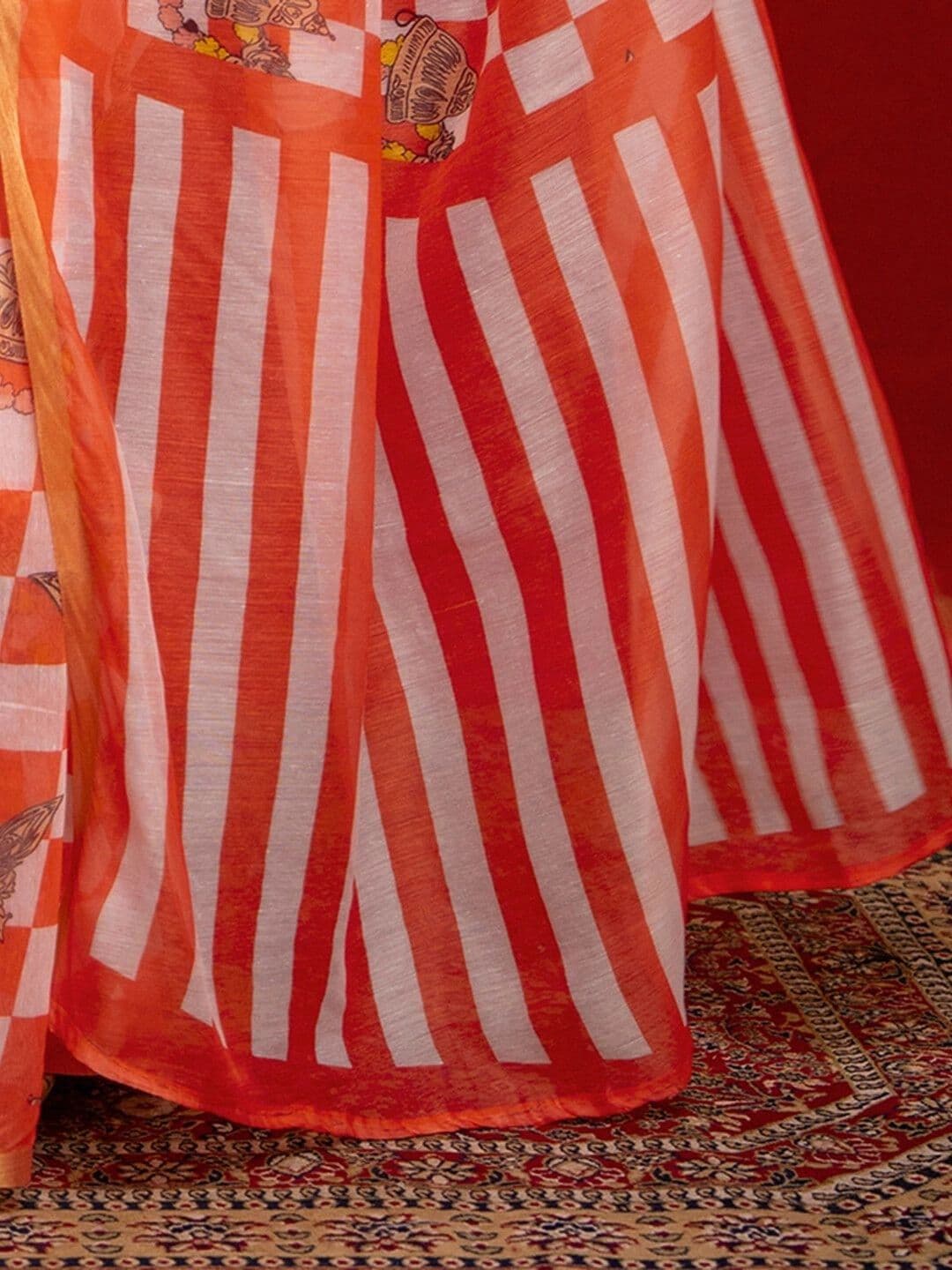 Satrani Checked Zari Silk Designer Saree with Blouse Piece thumbnail 2