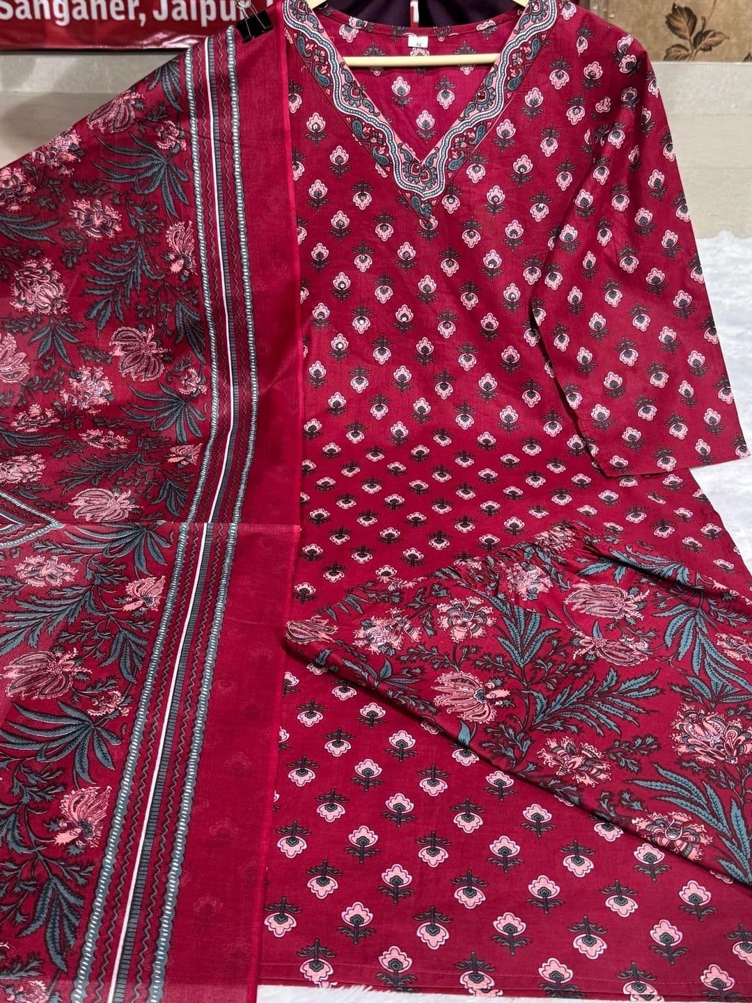 SRF KURTI HUB Women Ethnic Motifs Printed Regular Kurta with Trousers & With Dupatta thumbnail 3