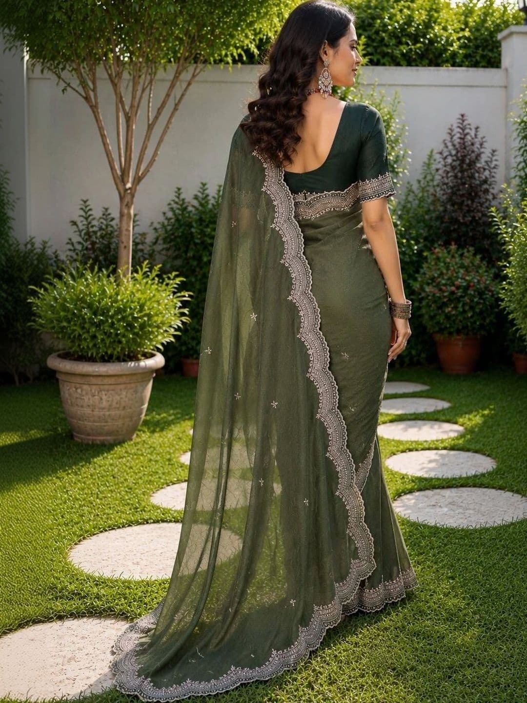 Saanvi Women Ethnic Motifs Embroidered Poly Georgette Saree thumbnail 3