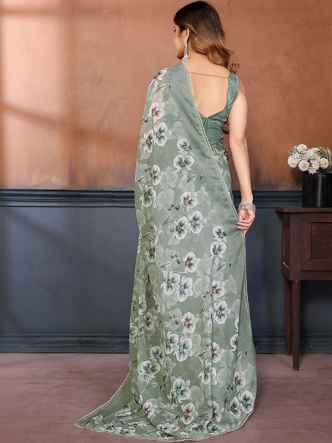 Urban Pallu Floral Pure Chiffon Designer Saree thumbnail 5