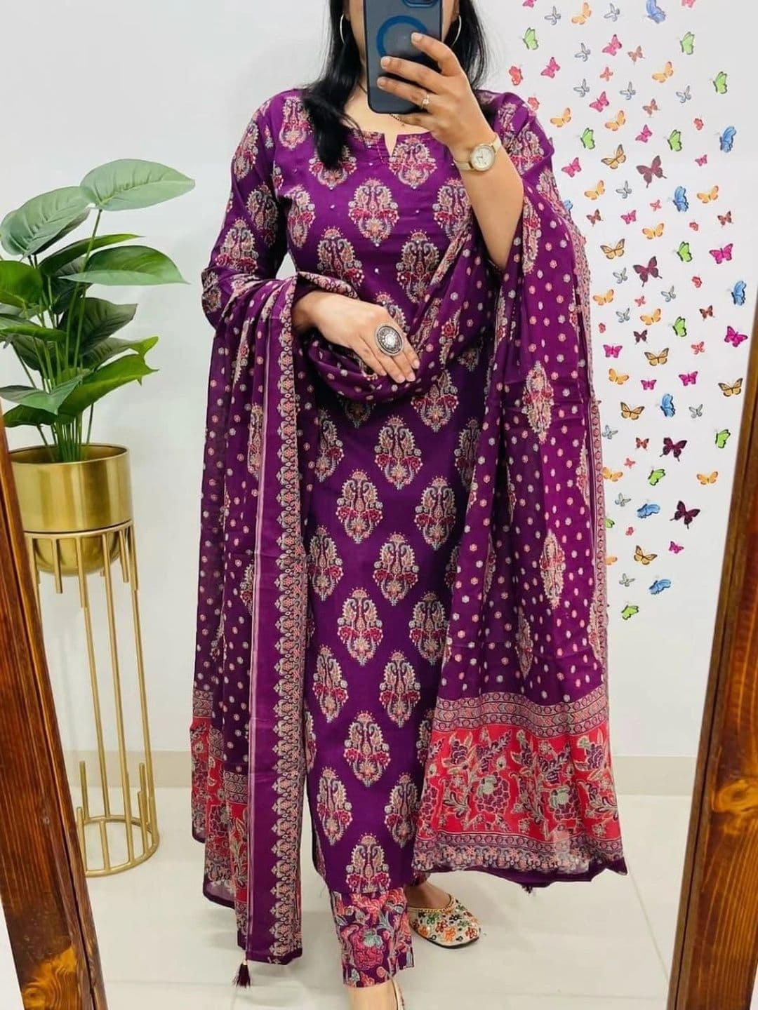 SRF KURTI HUB Women Ethnic Motifs Printed Regular Kurta with Trousers & With Dupatta thumbnail 2