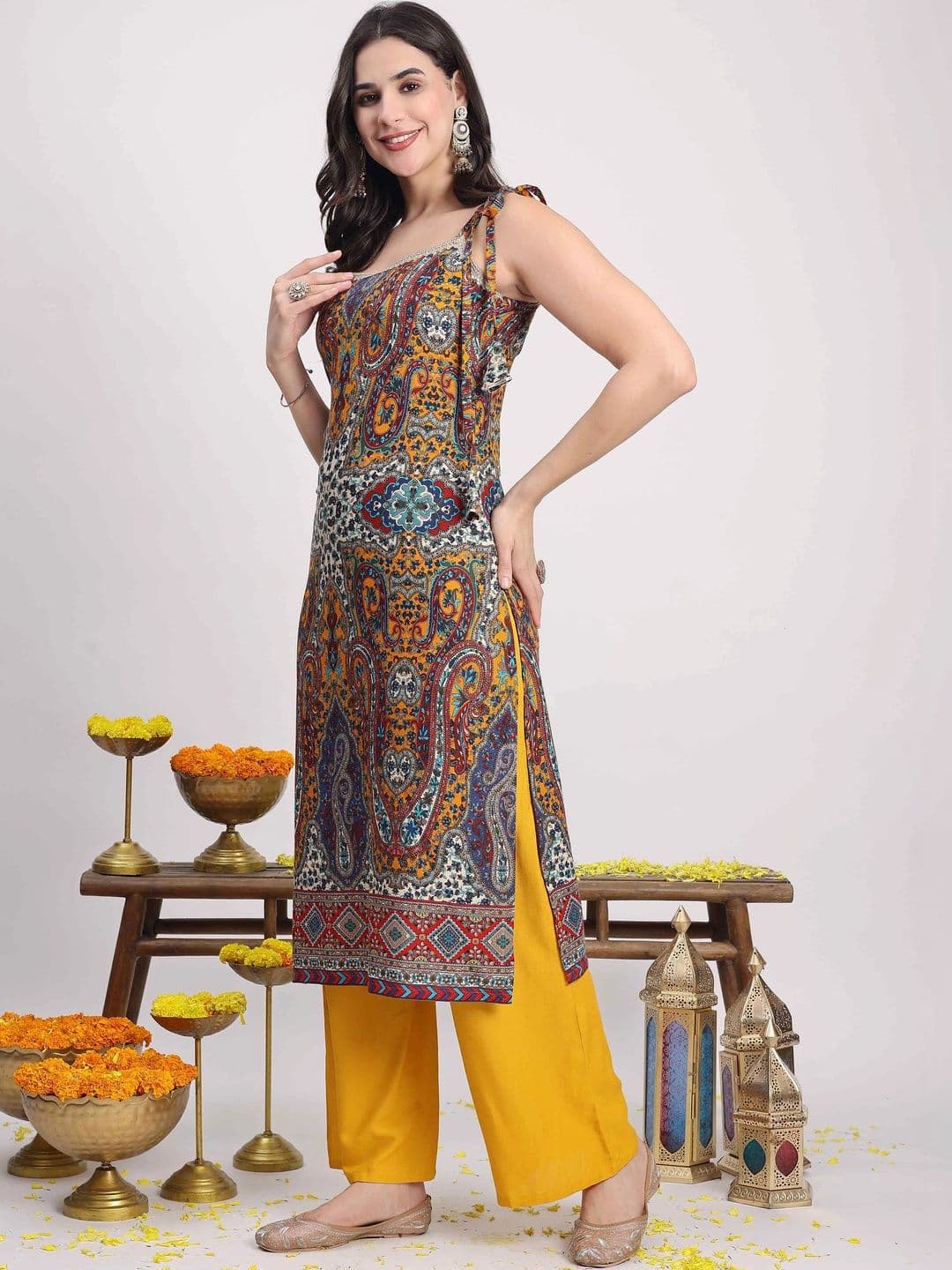 TextileNow Women Paisley Printed Regular Kurta with Trousers thumbnail 4
