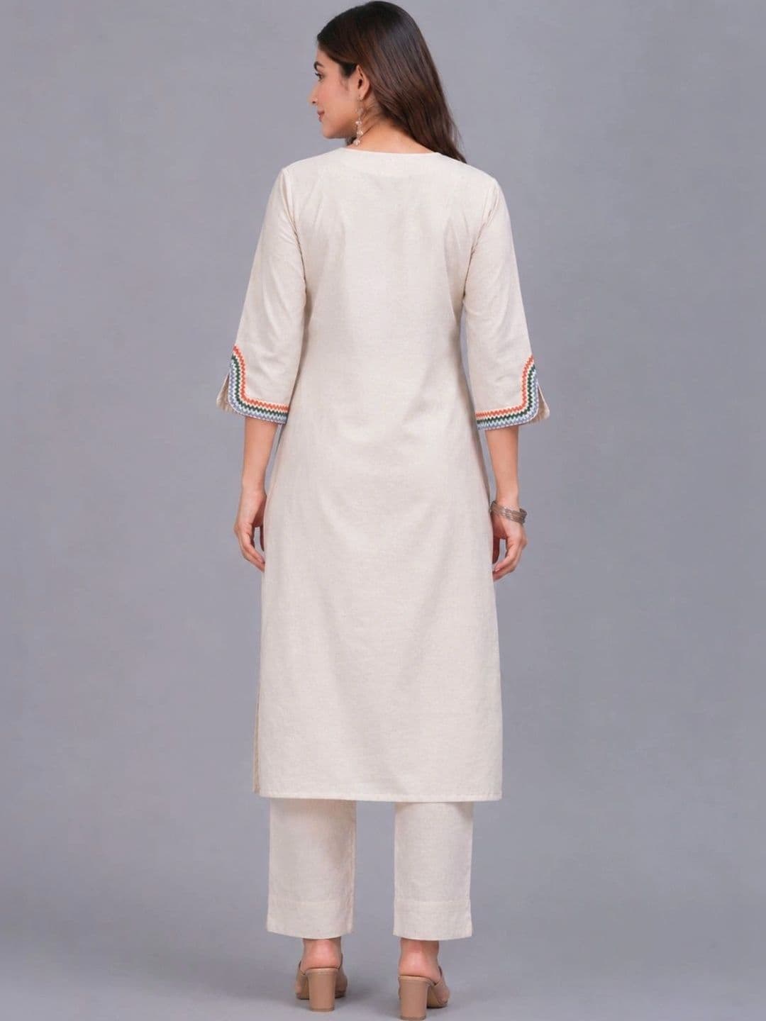 Amayra Women Ethnic Motifs Embroidered Regular Thread Work Pure Cotton Kurta with Trousers thumbnail 5
