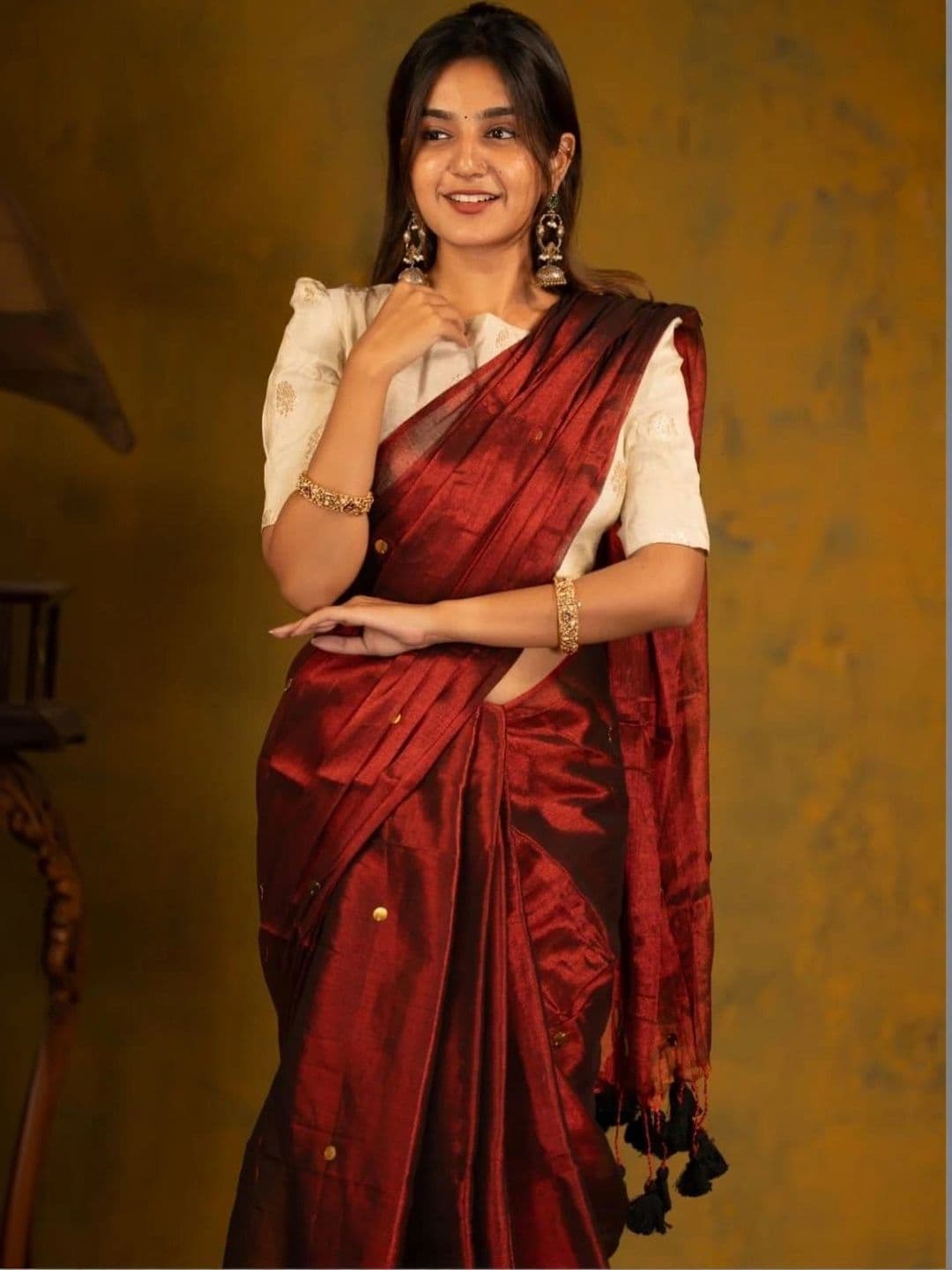 all about you women Ethnic Motifs Fancy Cotton handloom Saree With Blouse Piece thumbnail 3