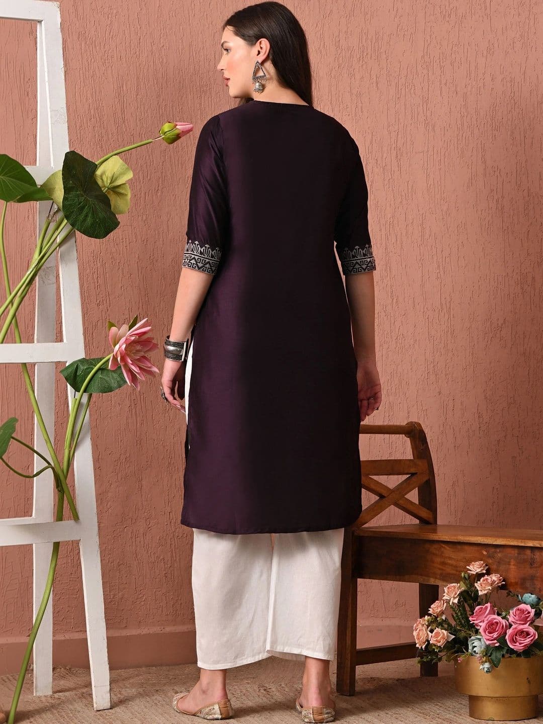 HERE&NOW Women Embellished Thread Work Kurta thumbnail 4