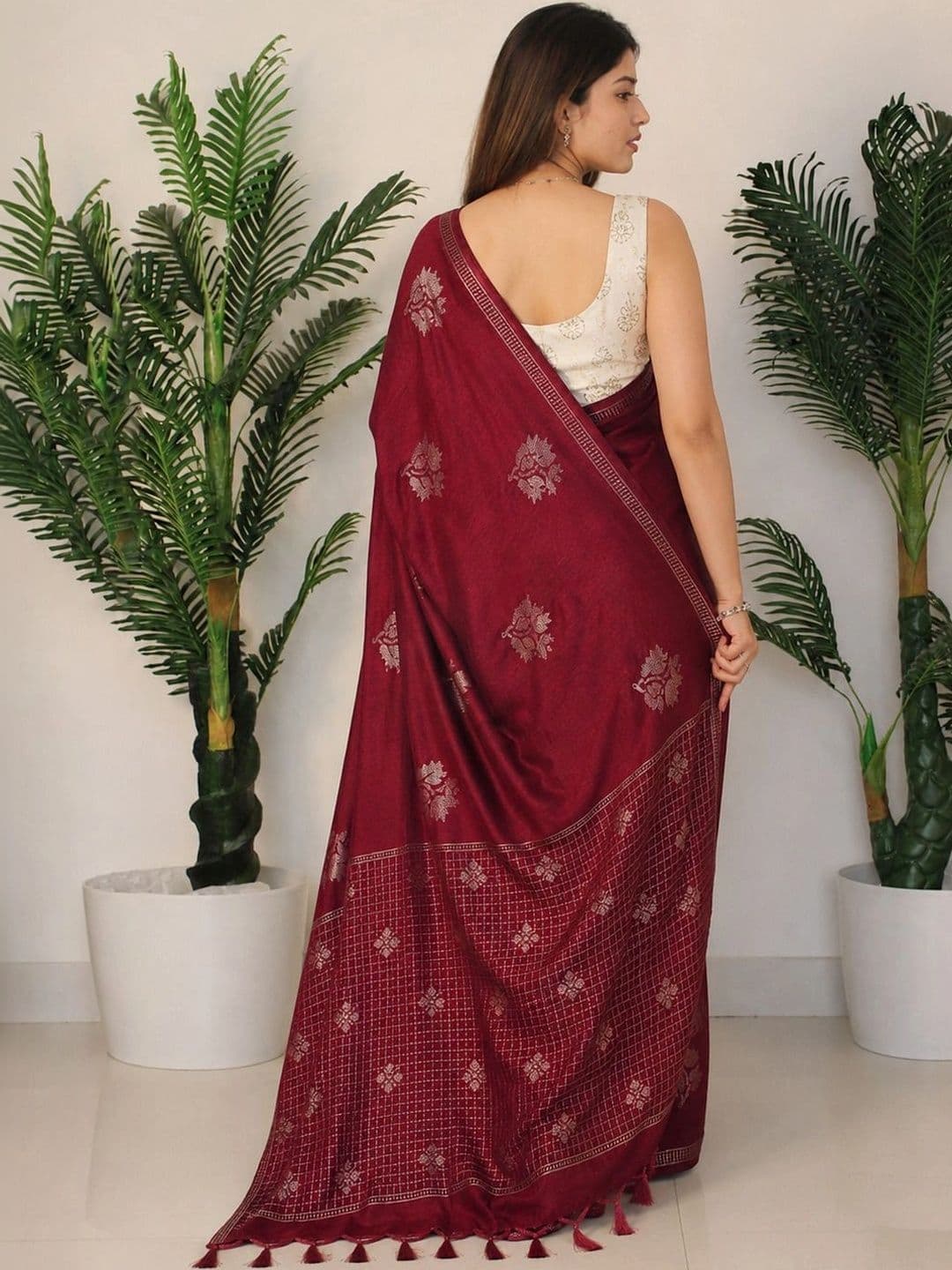 SANJANA  SILK SANJANA SILK Woven Design Zari Silk Blend Saree thumbnail 4